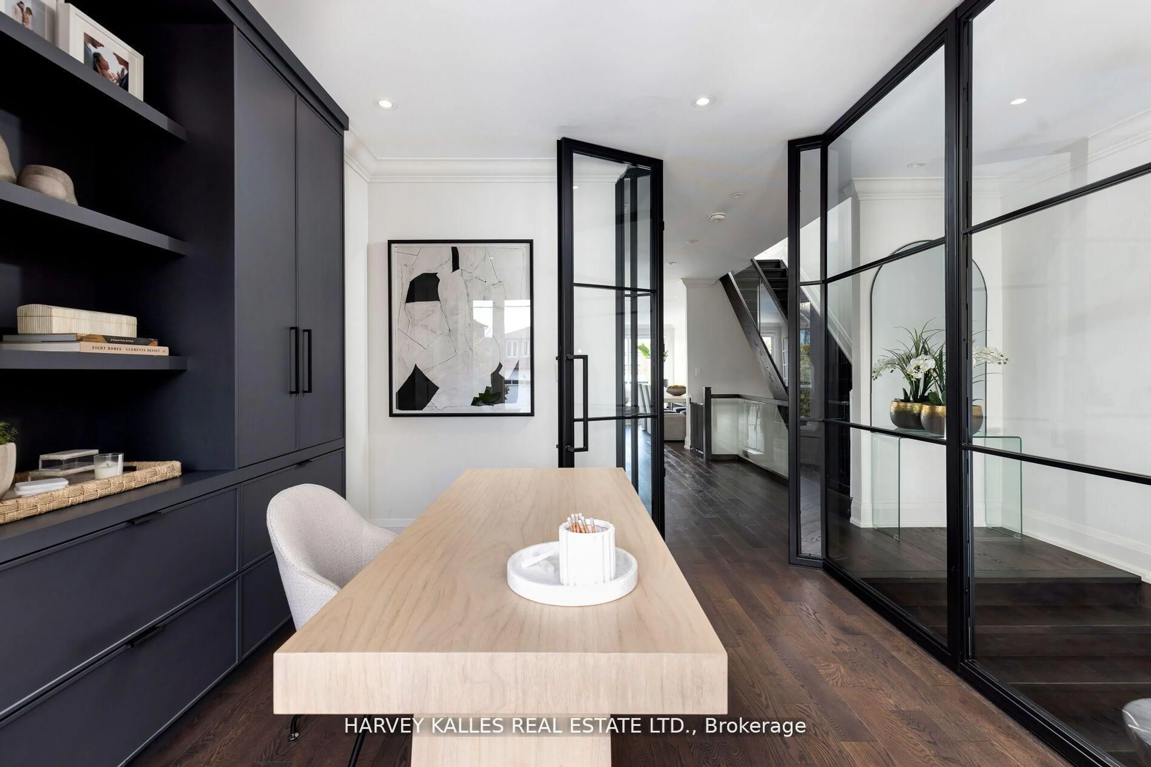 Indoor entryway for 72B Renfield St, Toronto Ontario M6M 4V7