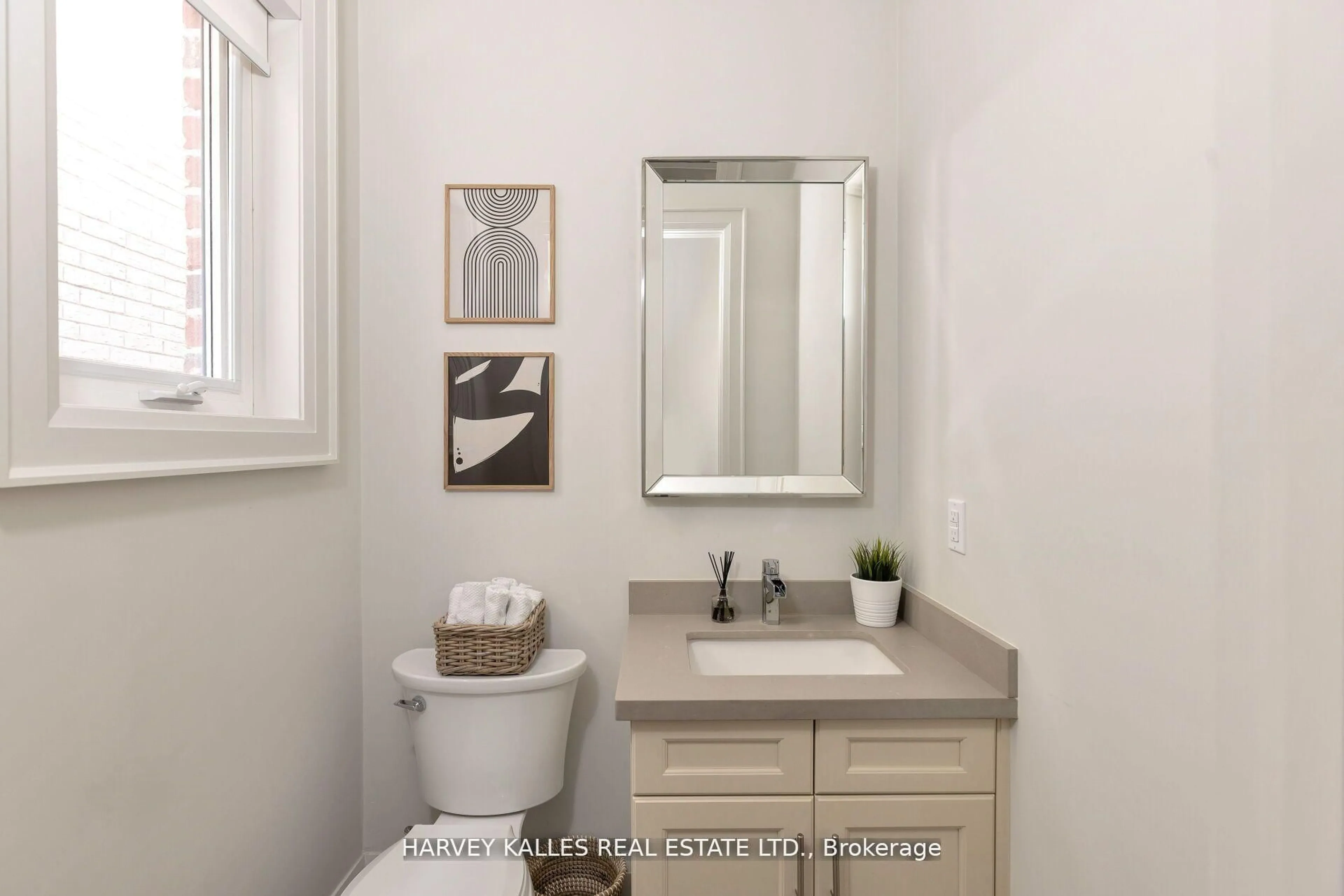 Standard bathroom, ceramic/tile floor for 72B Renfield St, Toronto Ontario M6M 4V7