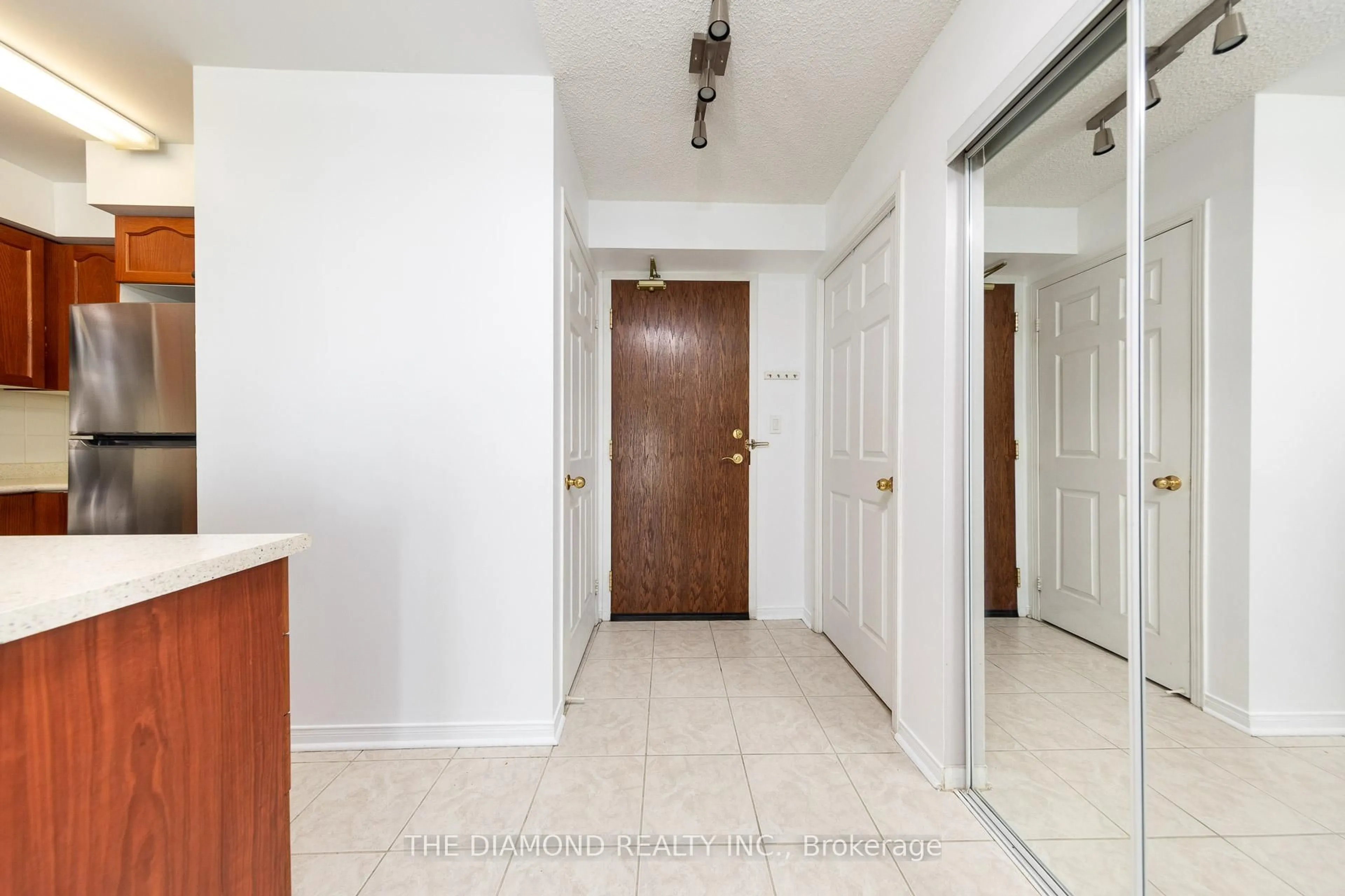 Indoor entryway for 7 Michael Power Pl #1508, Toronto Ontario M9A 0A4