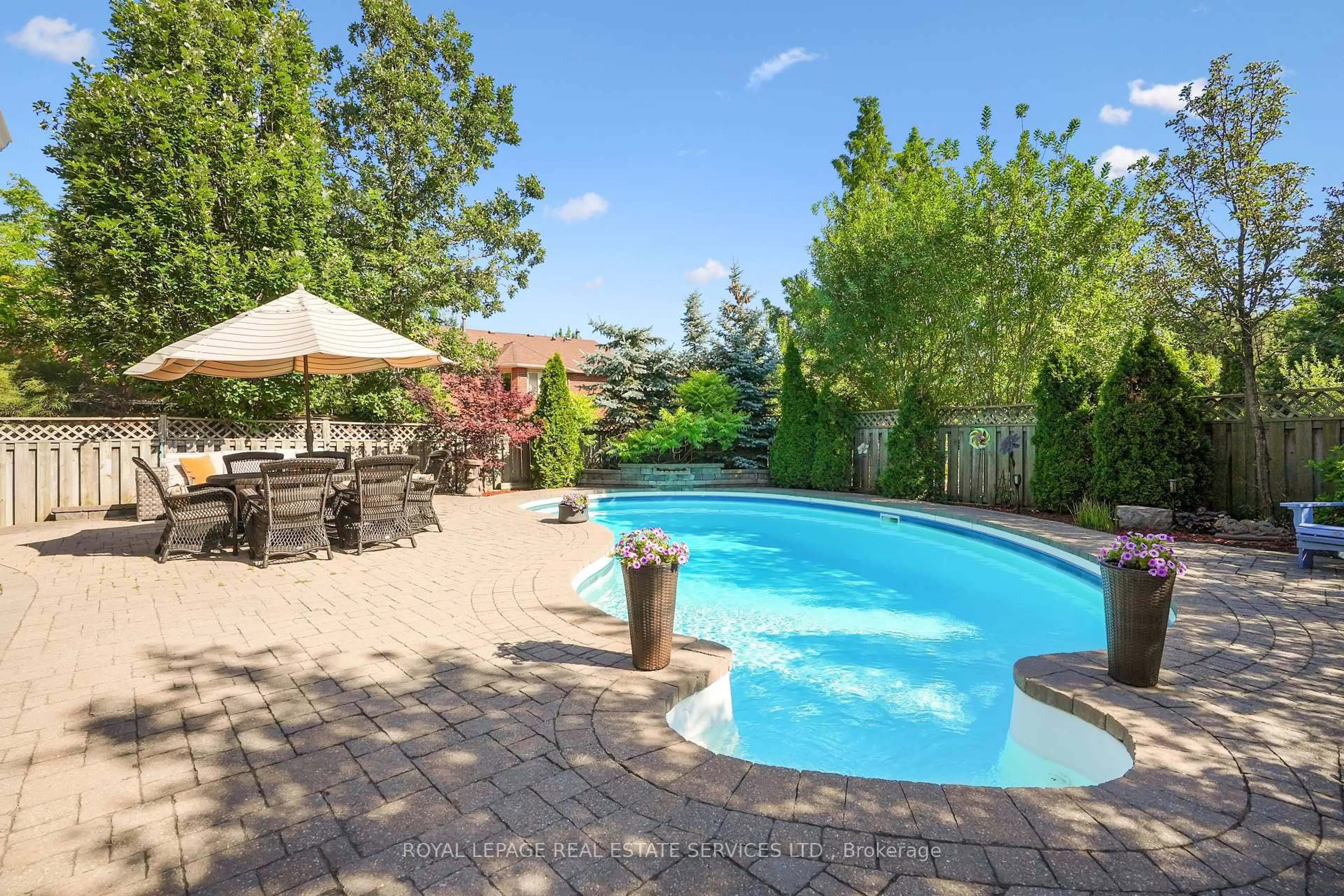 Pool for 1360 Deerwood Tr, Oakville Ontario L6M 2H4