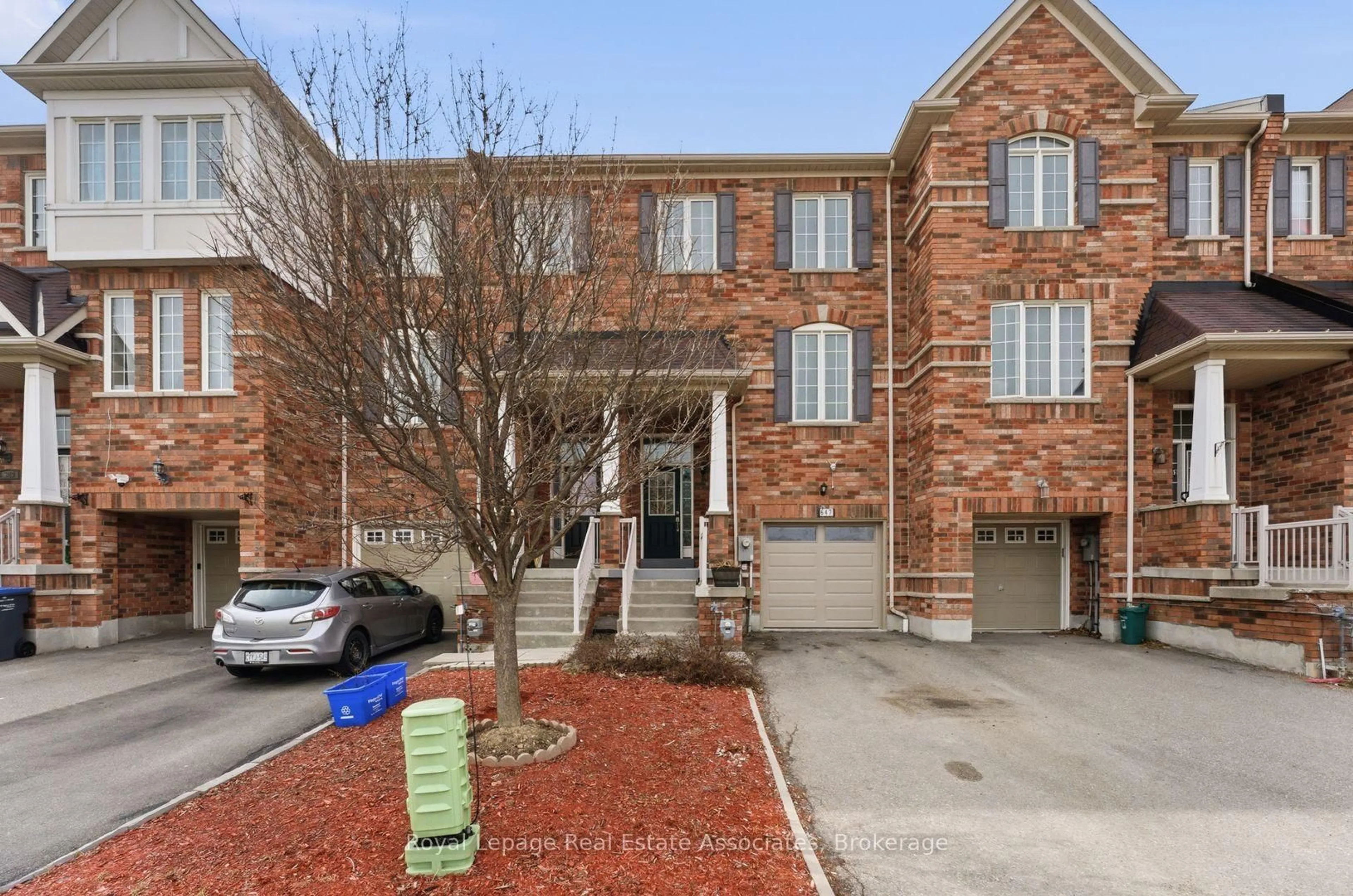Home with brick exterior material, street for 647 Courtney Valley Rd, Mississauga Ontario L5V 0C4