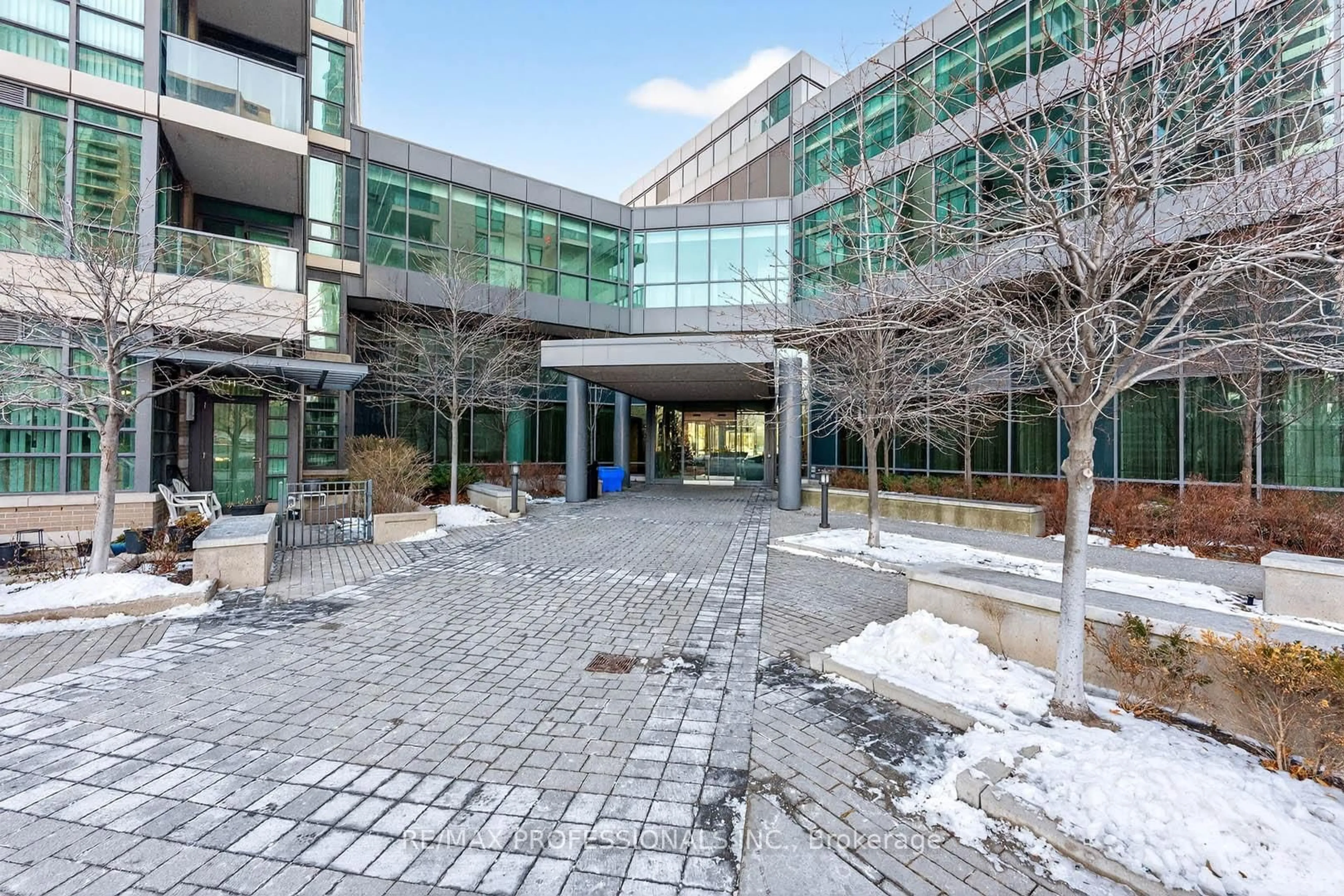 Patio, building for 215 Sherway Gardens Rd #2110, Toronto Ontario M9C 0A4