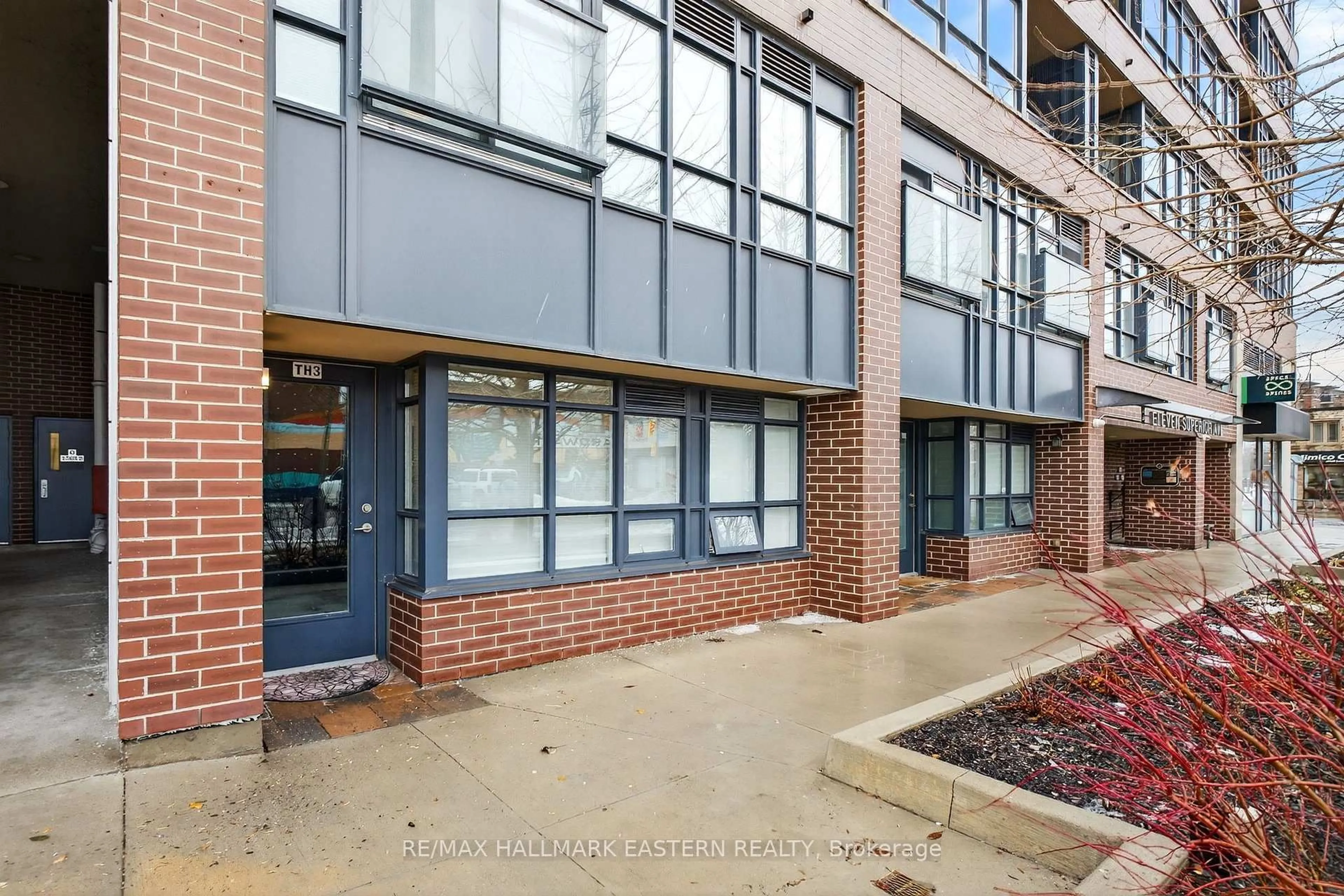 Unknown for 11 Superior Ave #Th3, Toronto Ontario M8V 0A7