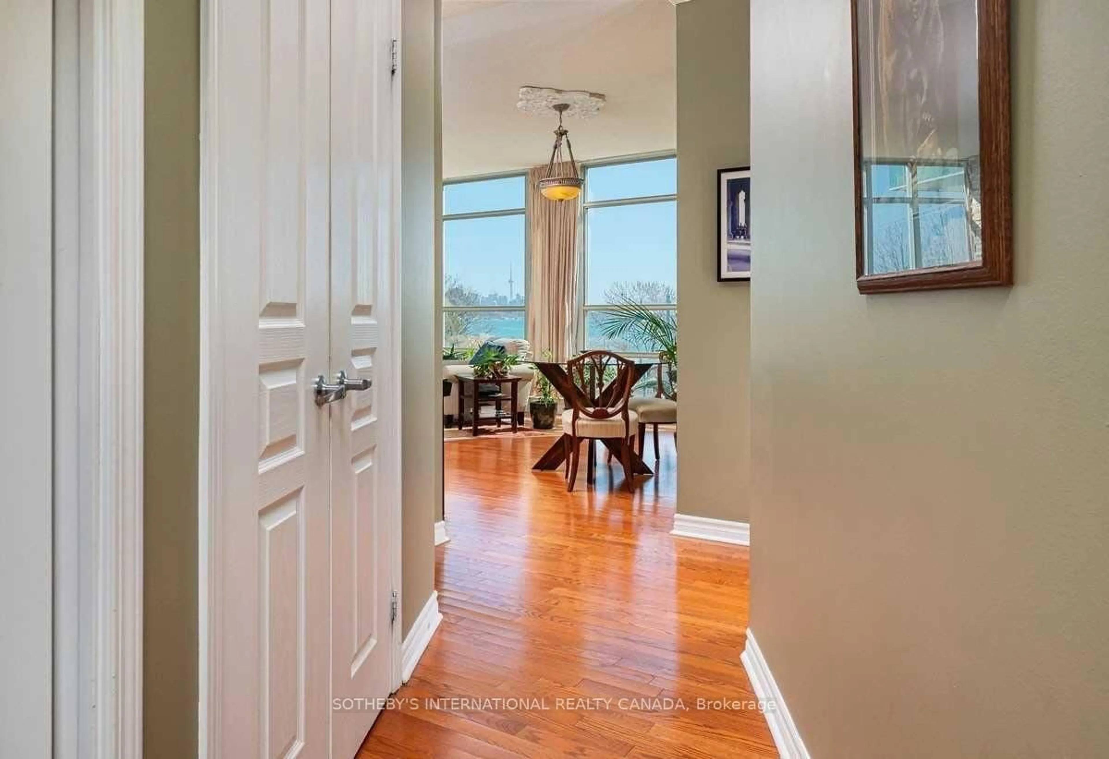 Indoor entryway for 5 Marine Parade Dr #323, Toronto Ontario M8V 4B4