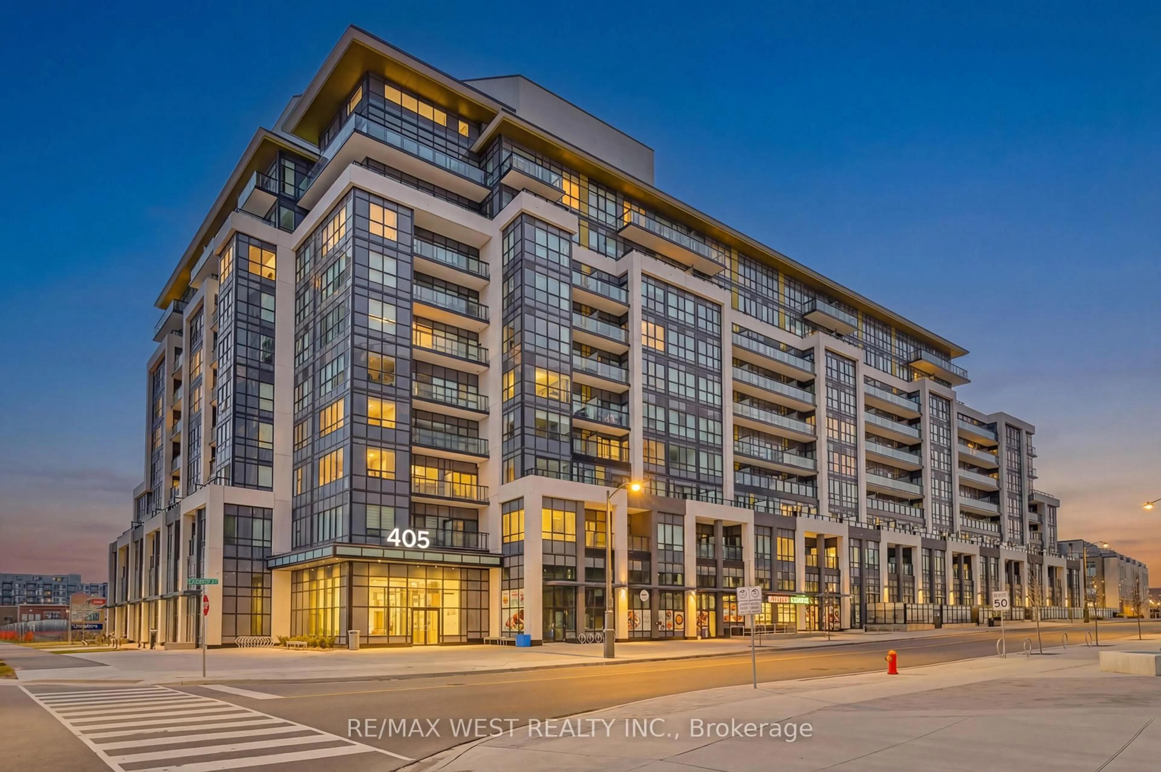 Indoor foyer for 405 Dundas St #421, Oakville Ontario L6M 5P9