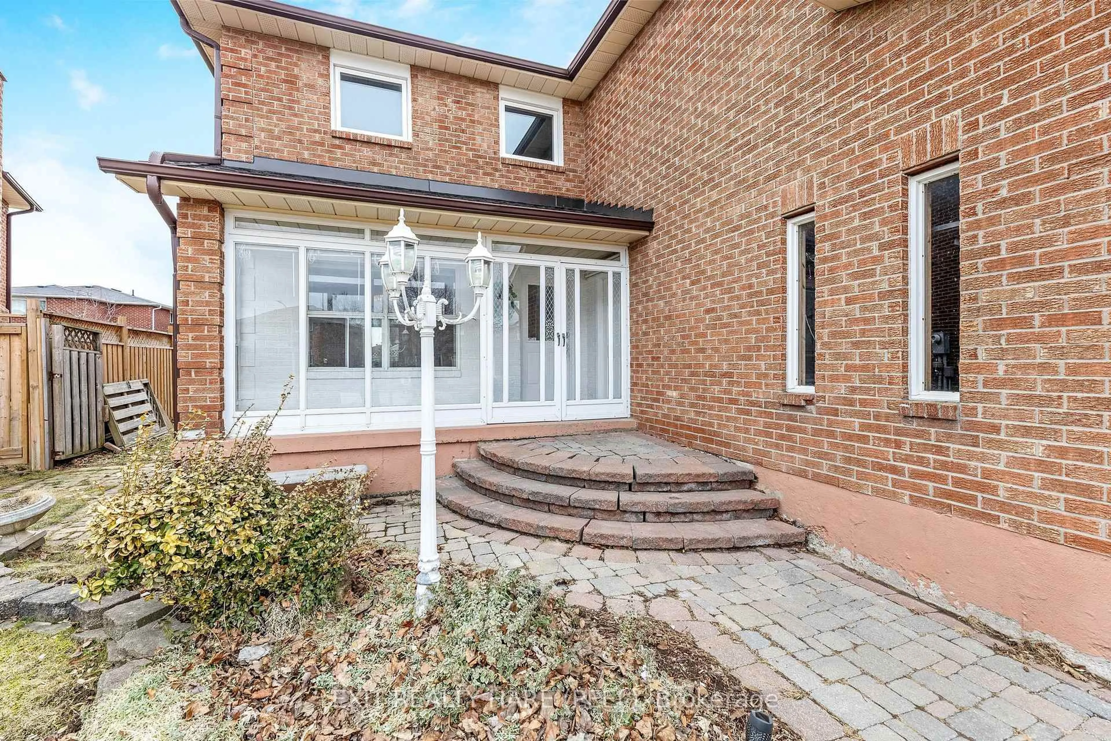 Home with brick exterior material, street for 6 Ruth Ave, Brampton Ontario L6Z 3X4