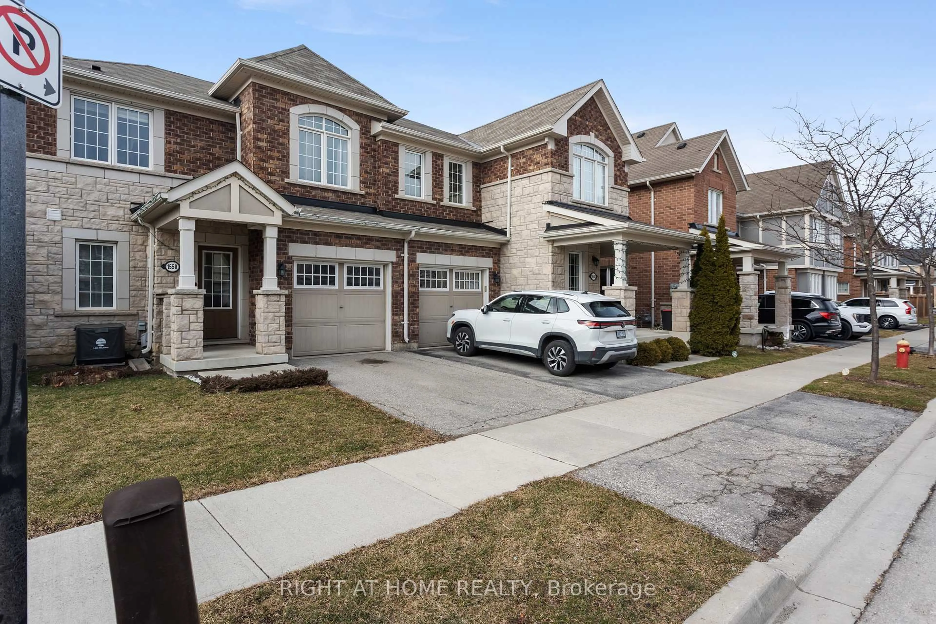 Home with brick exterior material, street for 1550 Gainer Cres, Milton Ontario L9T 8Y3
