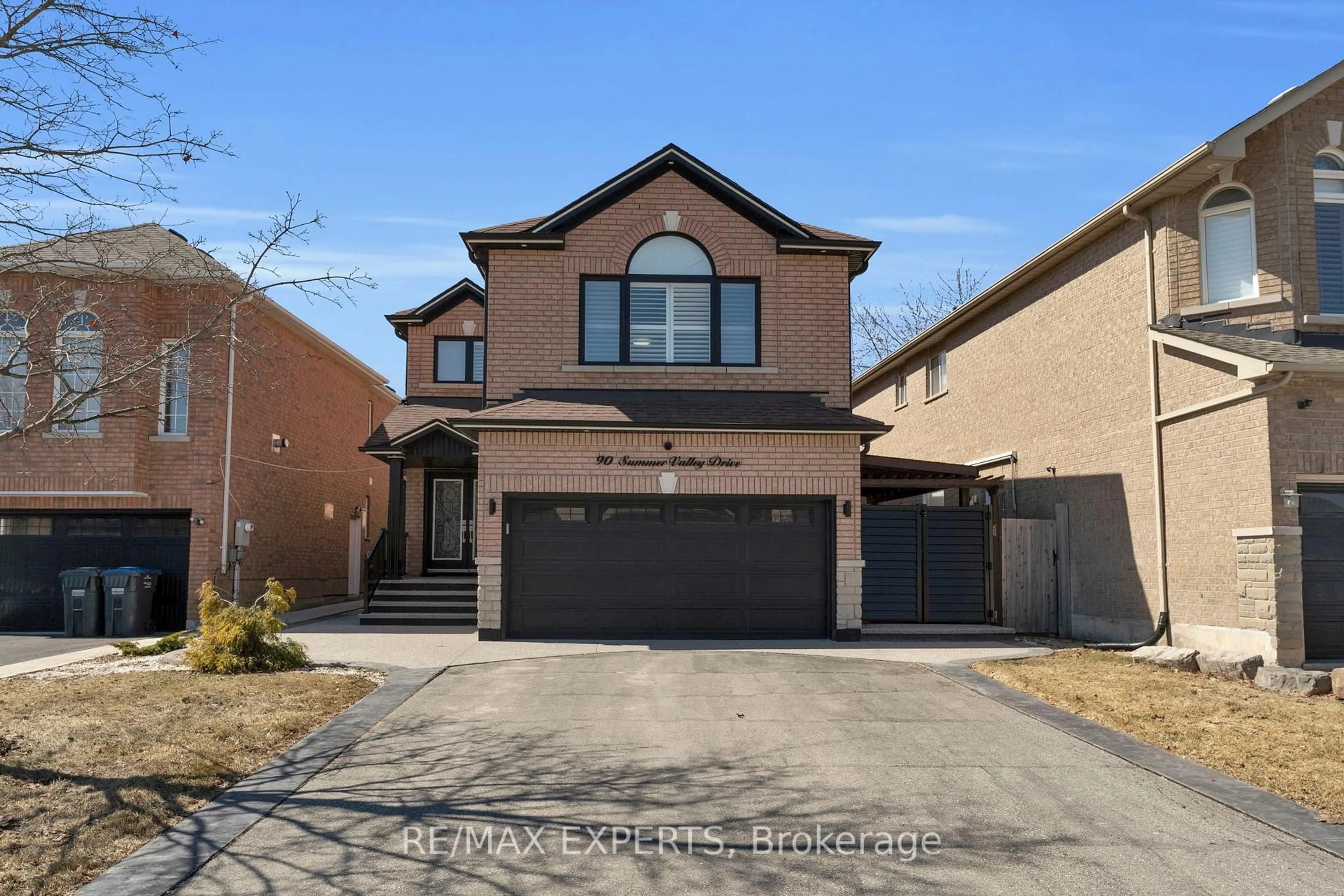 Home with brick exterior material, street for 90 Summer Valley Dr, Brampton Ontario L6Z 4T8