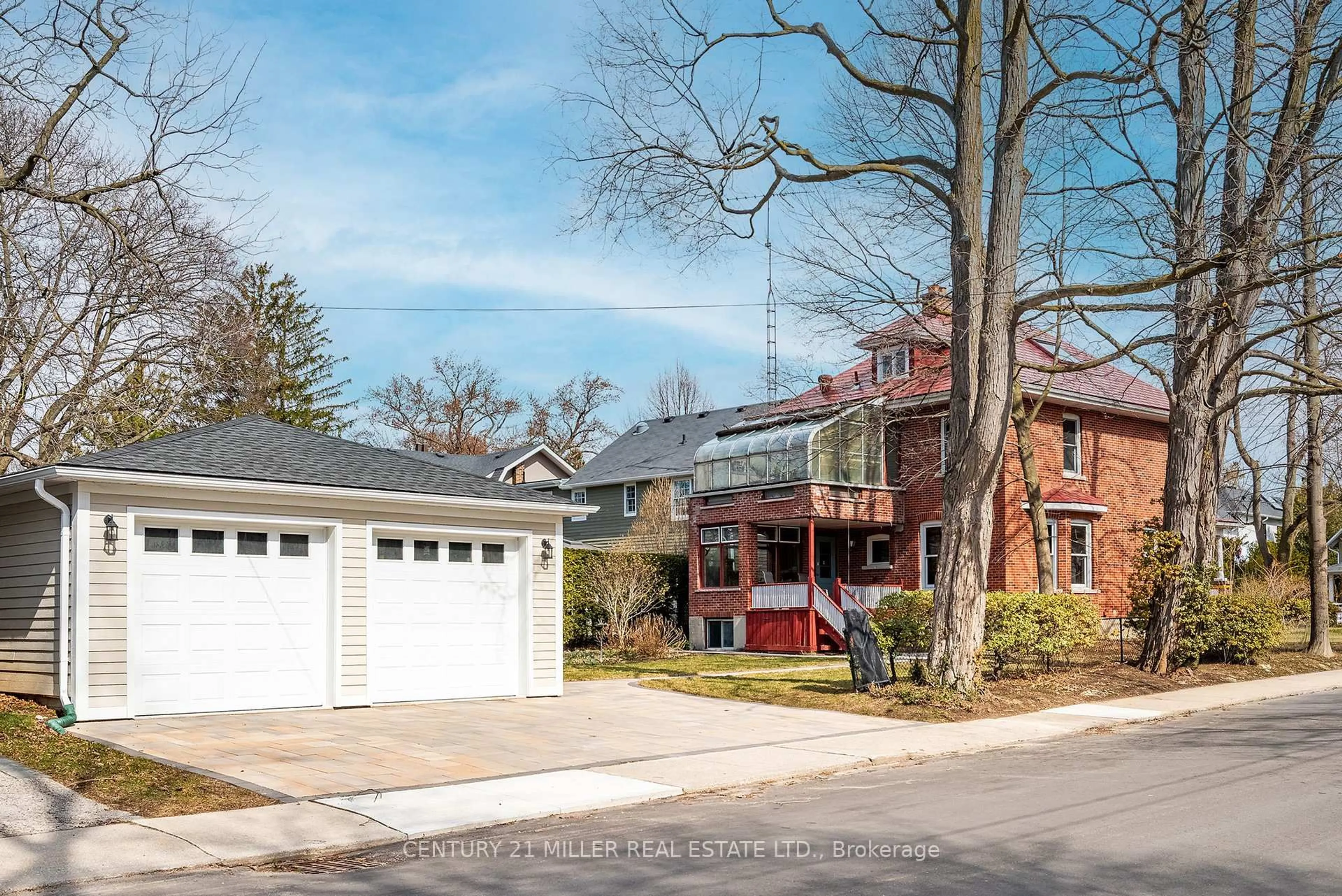 Home with brick exterior material, street for 176 Douglas Ave, Oakville Ontario L6J 3S1