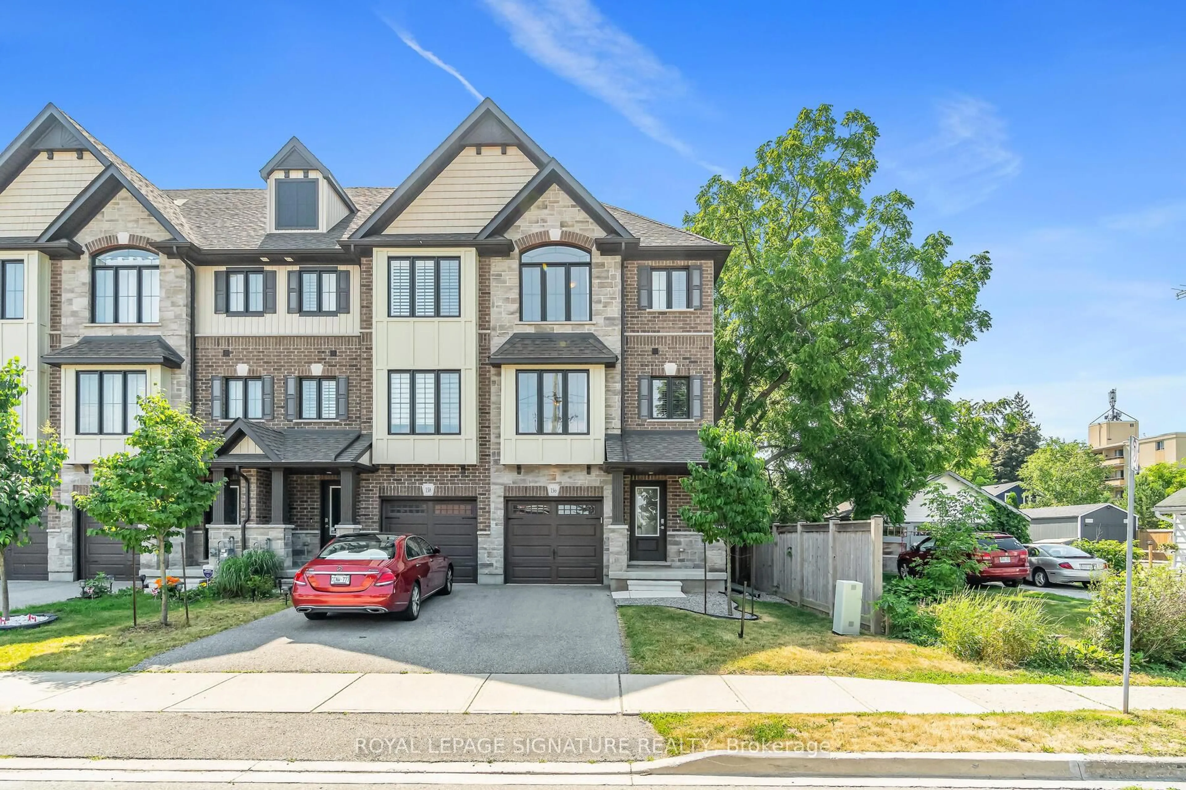 A pic from outside/outdoor area/front of a property/back of a property/a pic from drone, street for 156 Church St, Halton Hills Ontario L7J 1L6