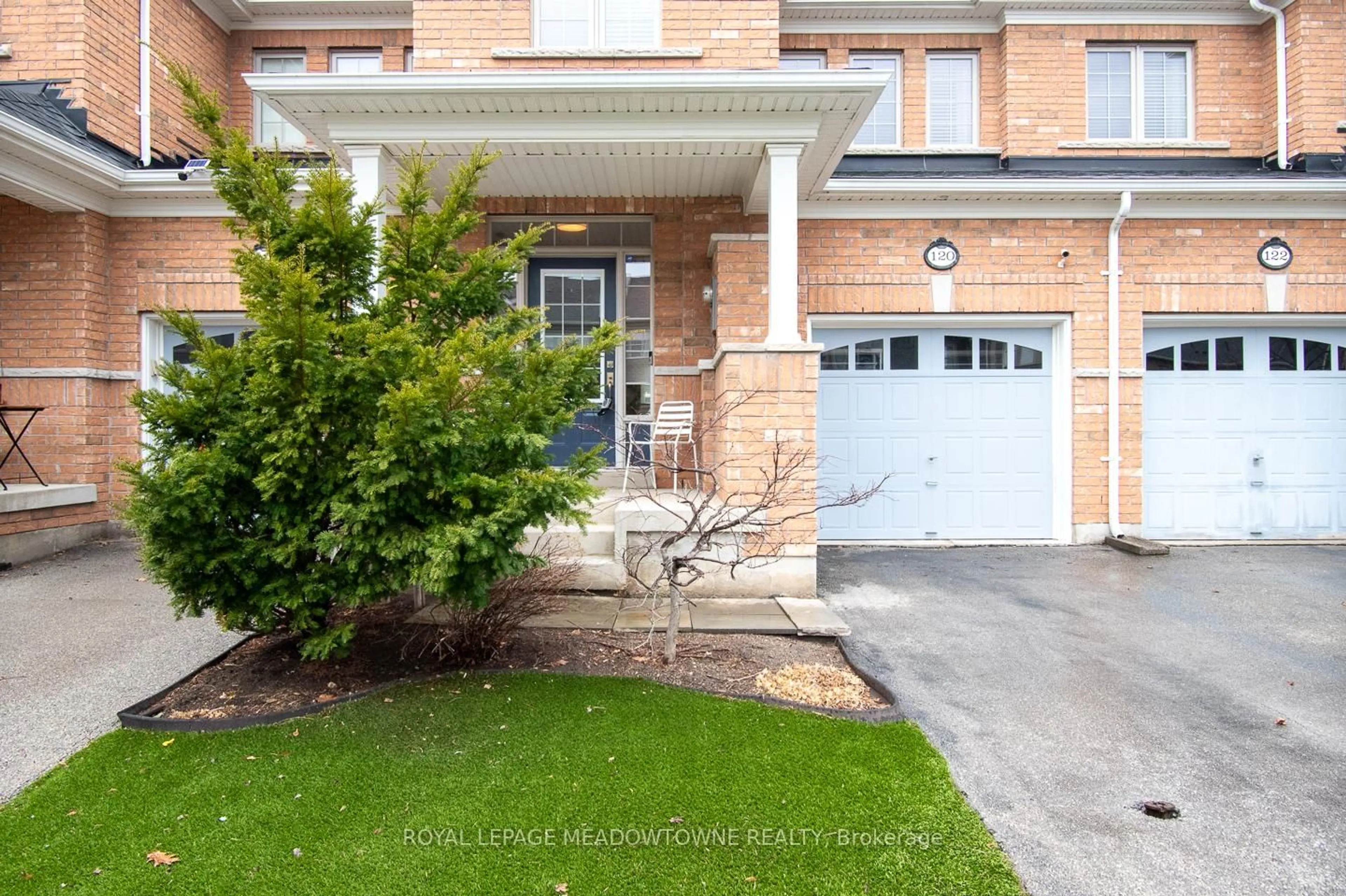 Home with brick exterior material, street for 120 Aird Crt, Milton Ontario L9T 8B6