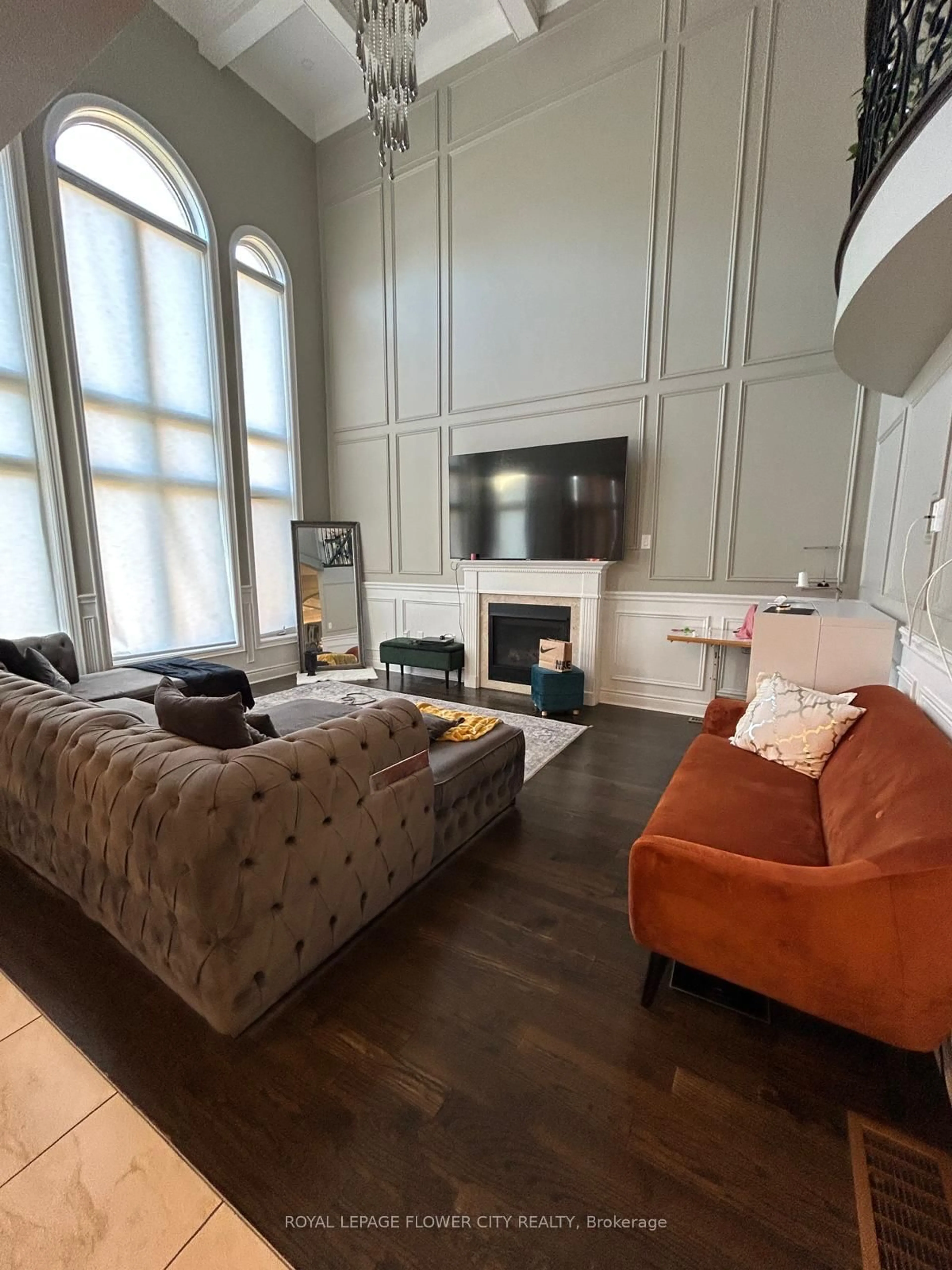 Living room with furniture, unknown for 29 Adamsville Rd, Brampton Ontario L6X 1P3