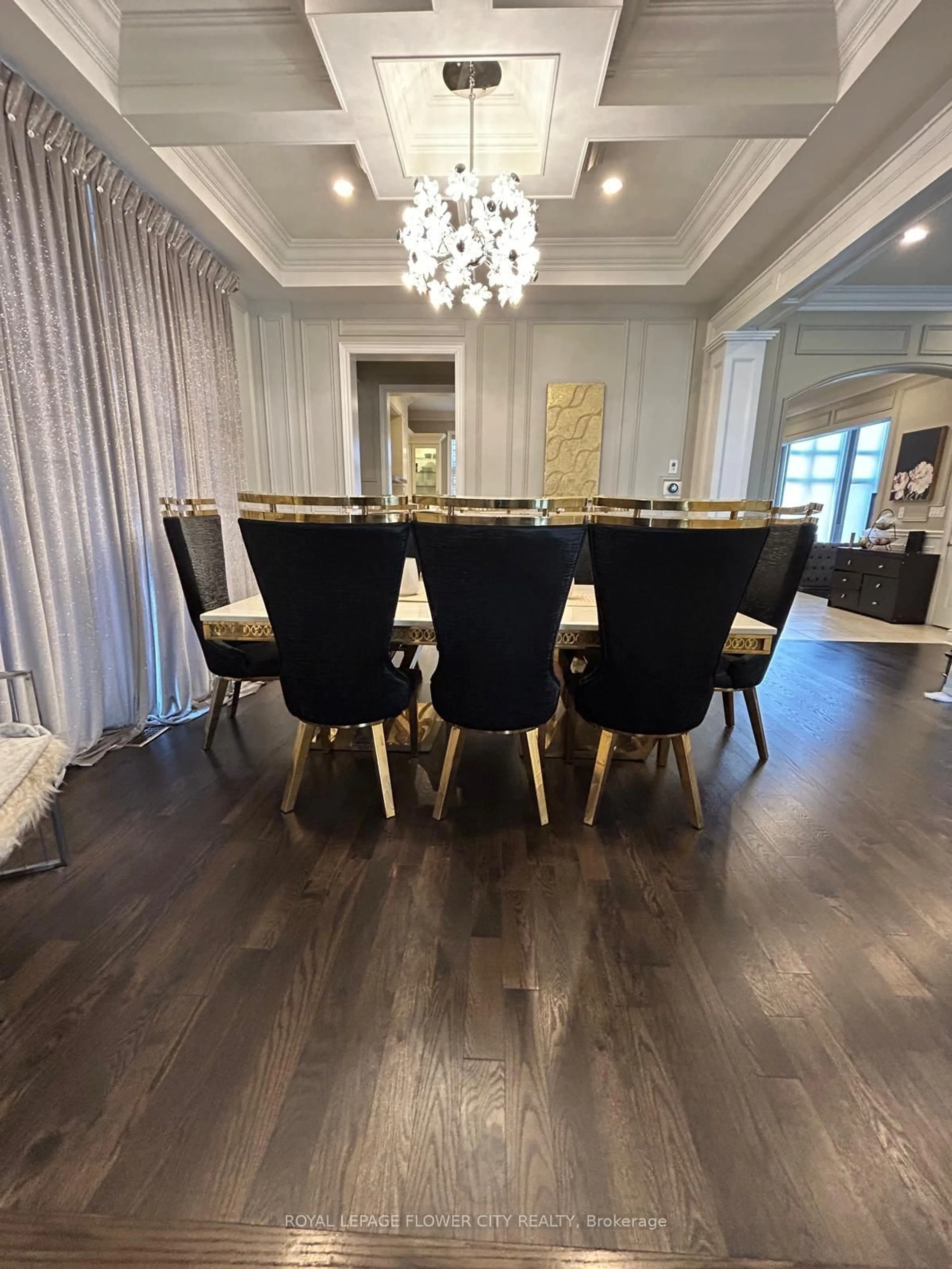 Dining room, wood/laminate floor for 29 Adamsville Rd, Brampton Ontario L6X 1P3