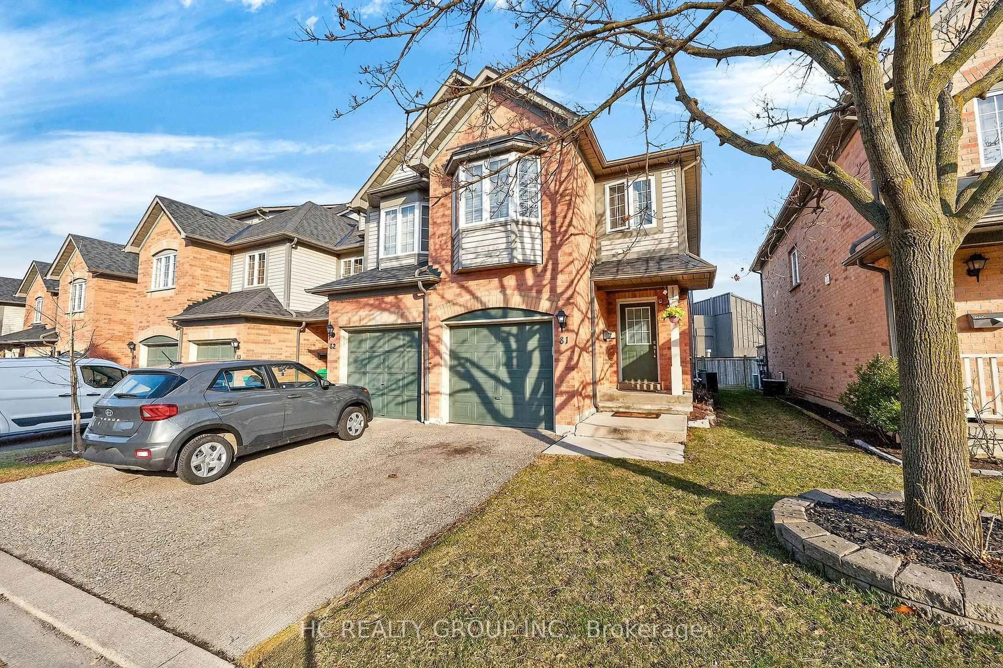 A pic from outside/outdoor area/front of a property/back of a property/a pic from drone, street for 2080 Leanne Blvd #81, Mississauga Ontario L5K 2S6