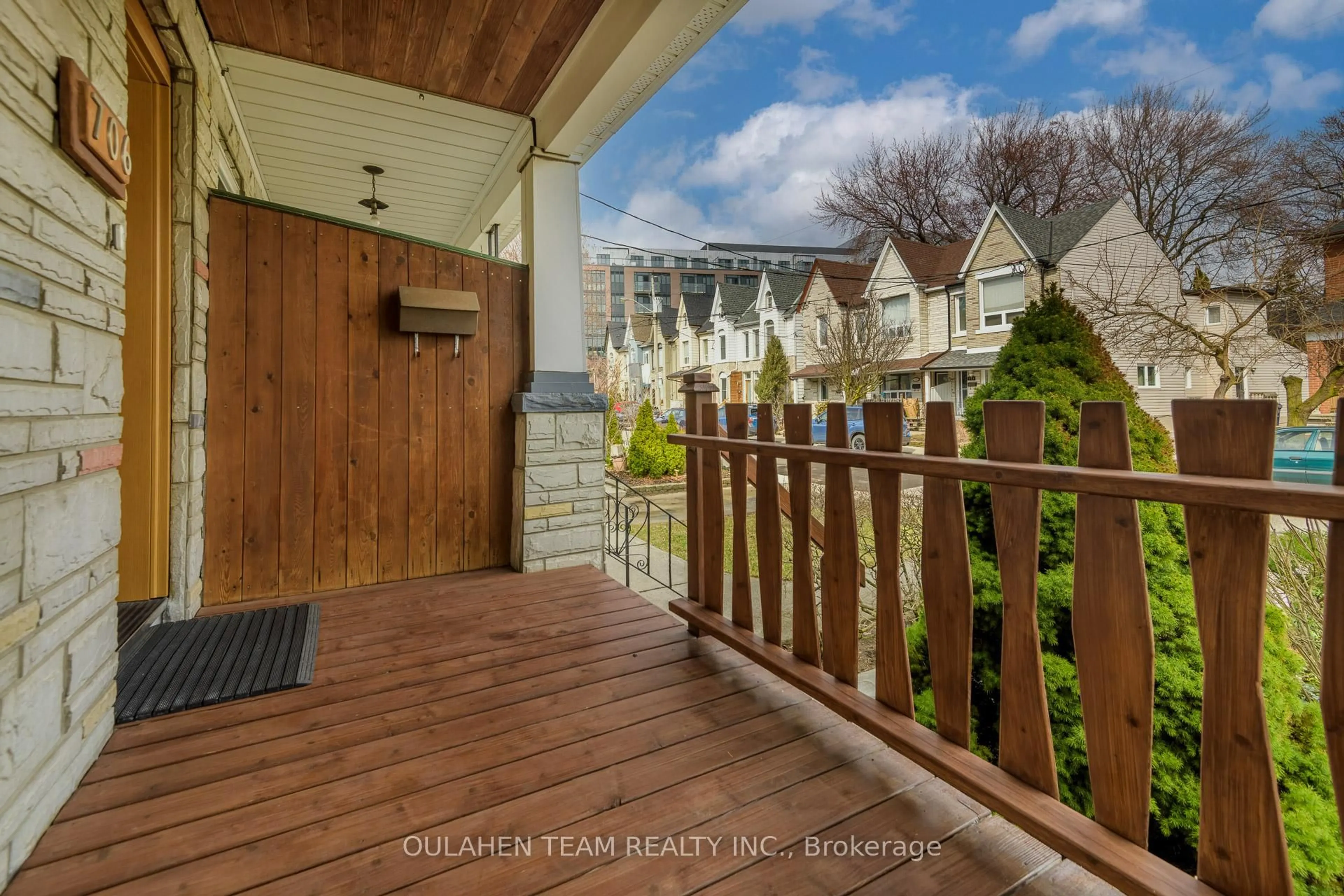 Unknown for 706 Durie St, Toronto Ontario M6S 3H3