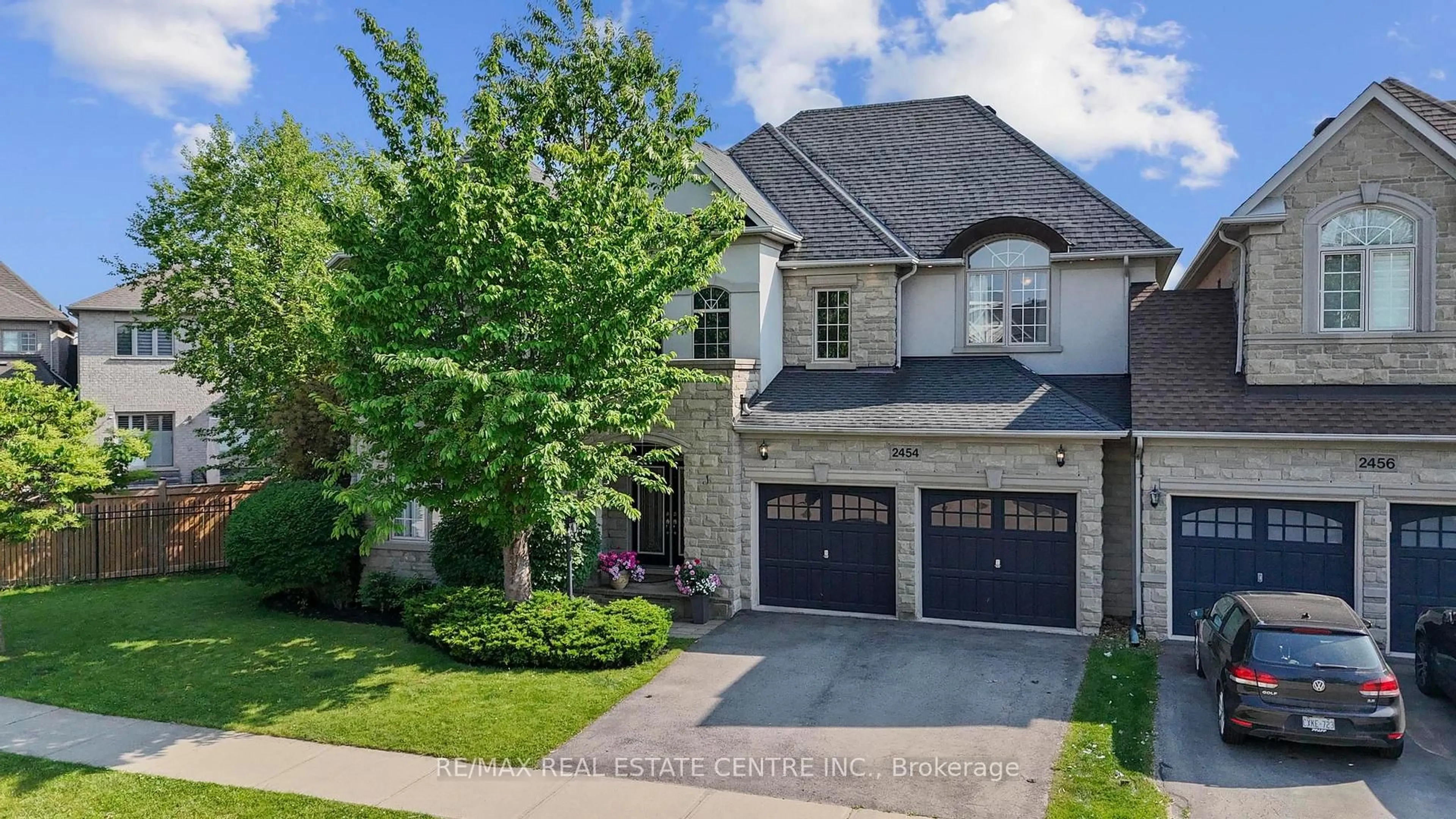 Home with brick exterior material, street for 2454 Springforest Dr, Oakville Ontario L6M 0A1