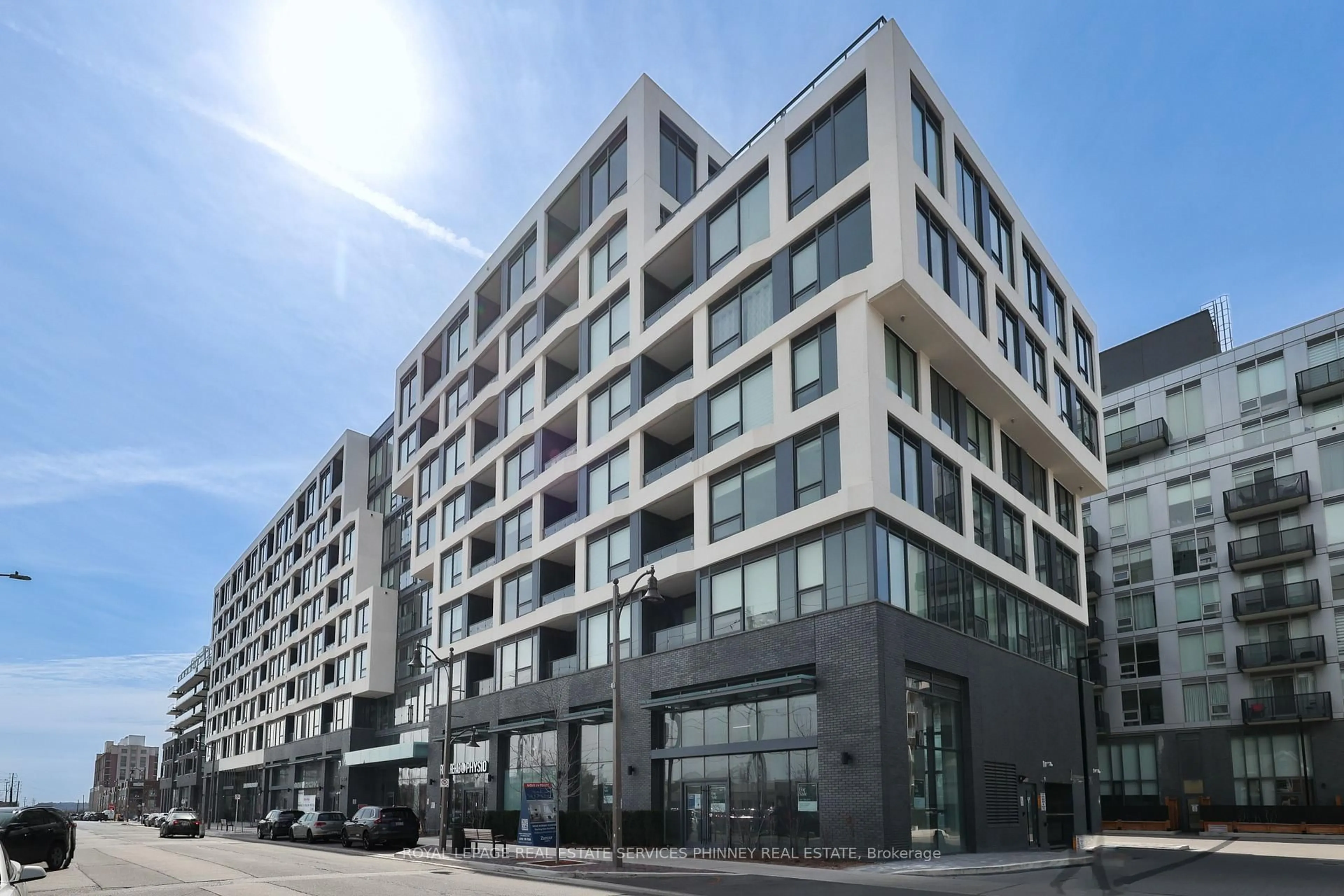 Patio, building for 2450 Old Bronte Rd #716, Oakville Ontario L6M 4J2