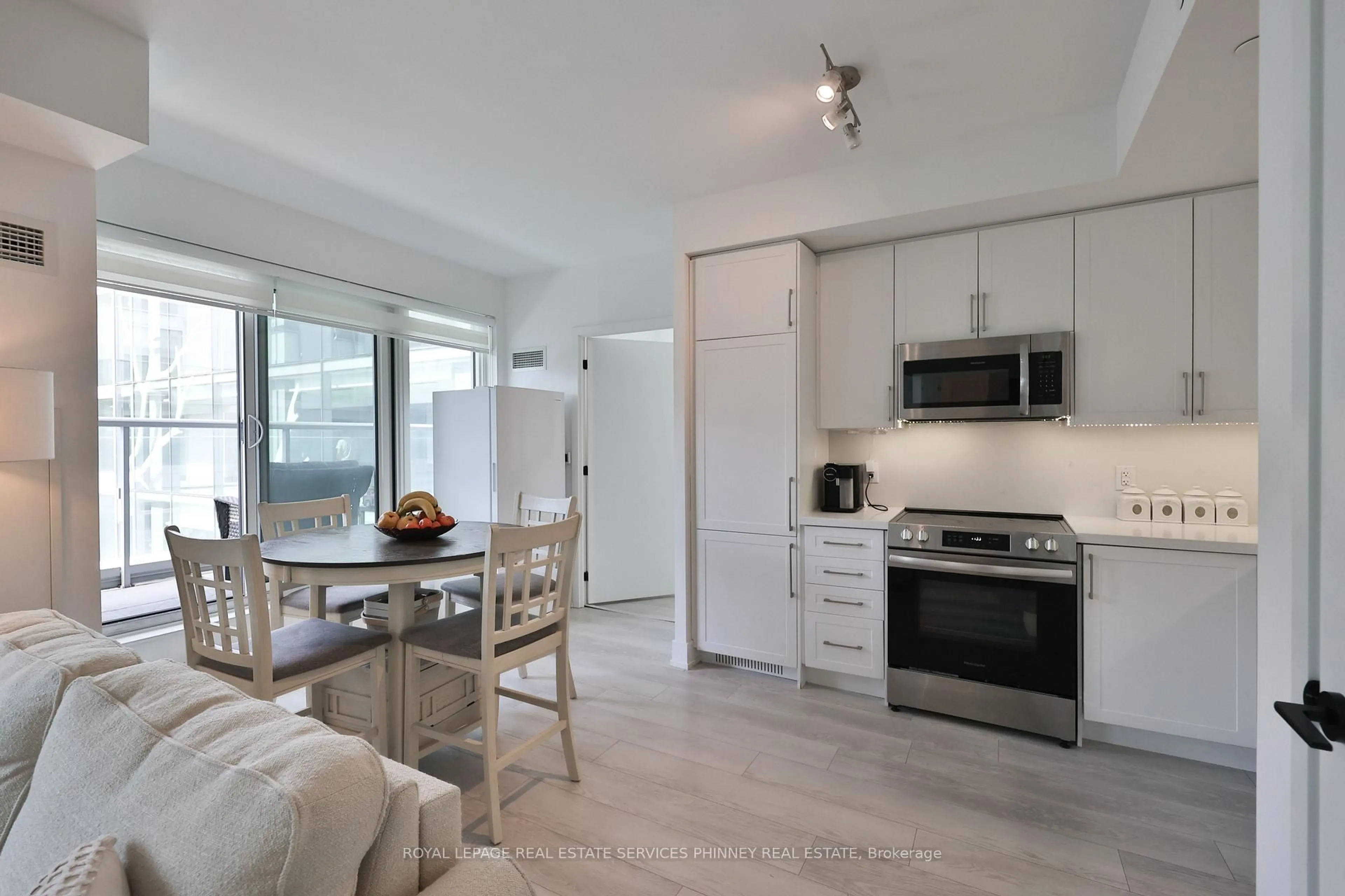 Open concept kitchen, unknown for 2450 Old Bronte Rd #716, Oakville Ontario L6M 4J2