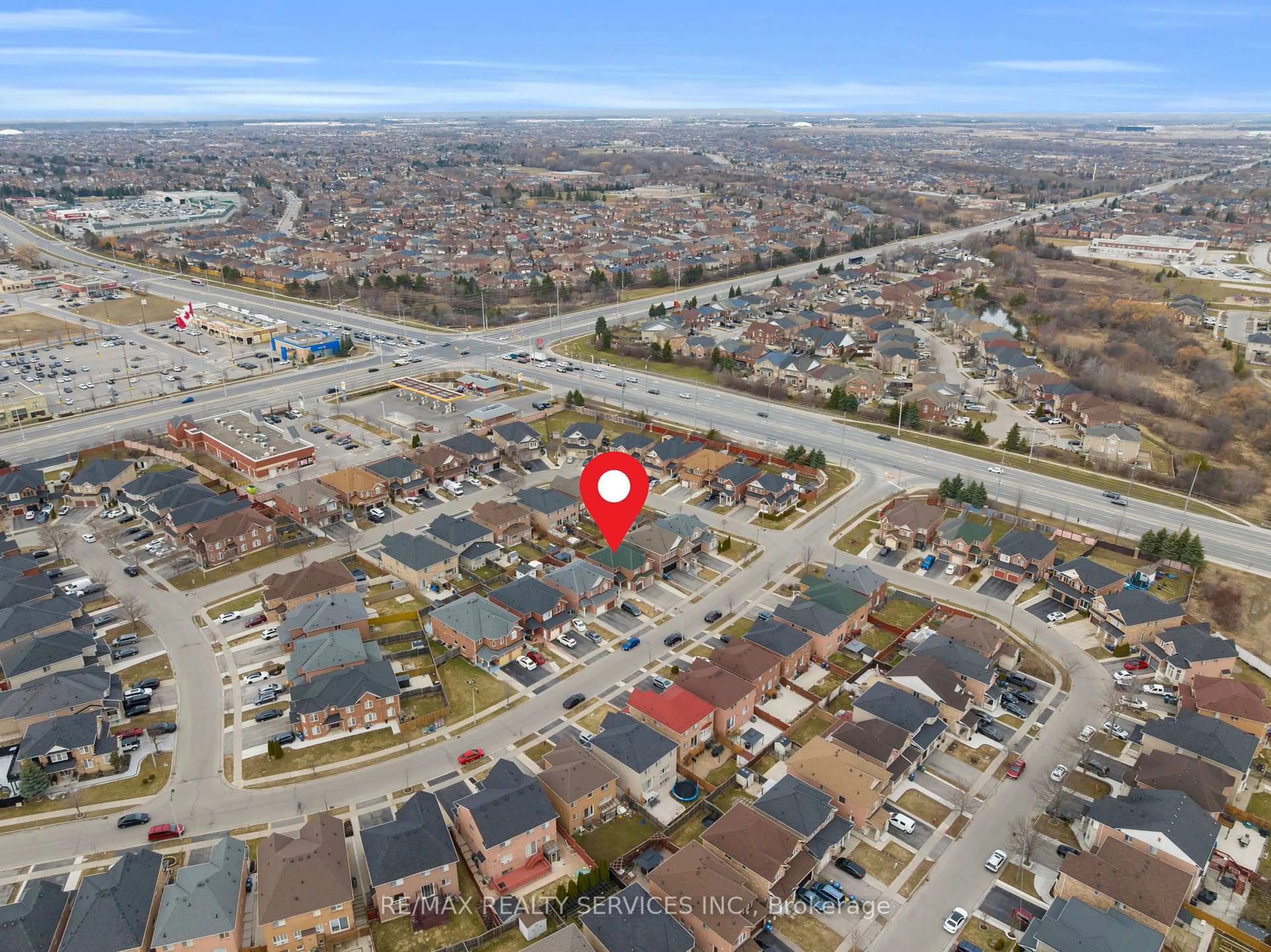A pic from outside/outdoor area/front of a property/back of a property/a pic from drone, street for 110 Dwyer Dr, Brampton Ontario L6S 0B4