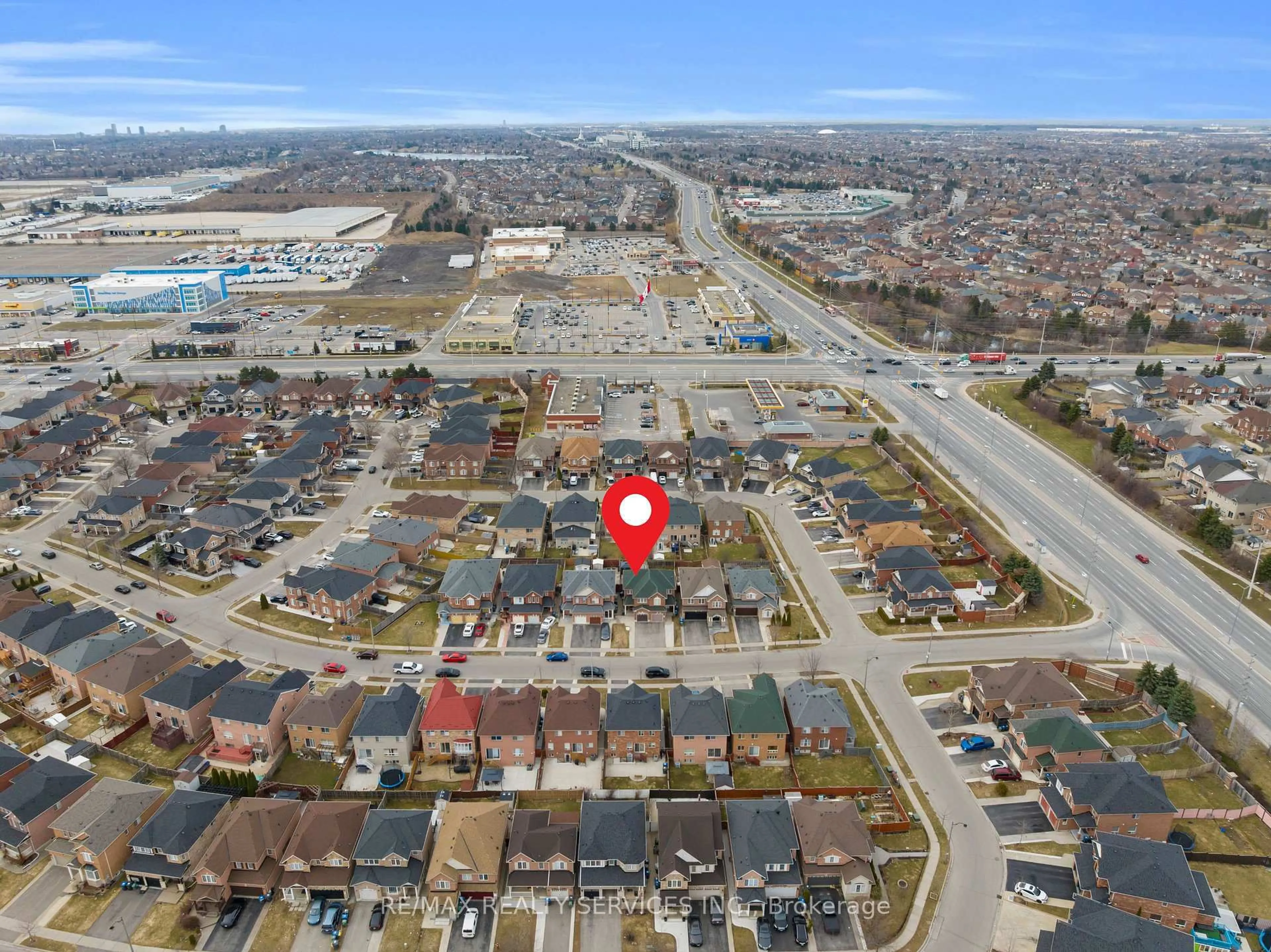 A pic from outside/outdoor area/front of a property/back of a property/a pic from drone, street for 110 Dwyer Dr, Brampton Ontario L6S 0B4
