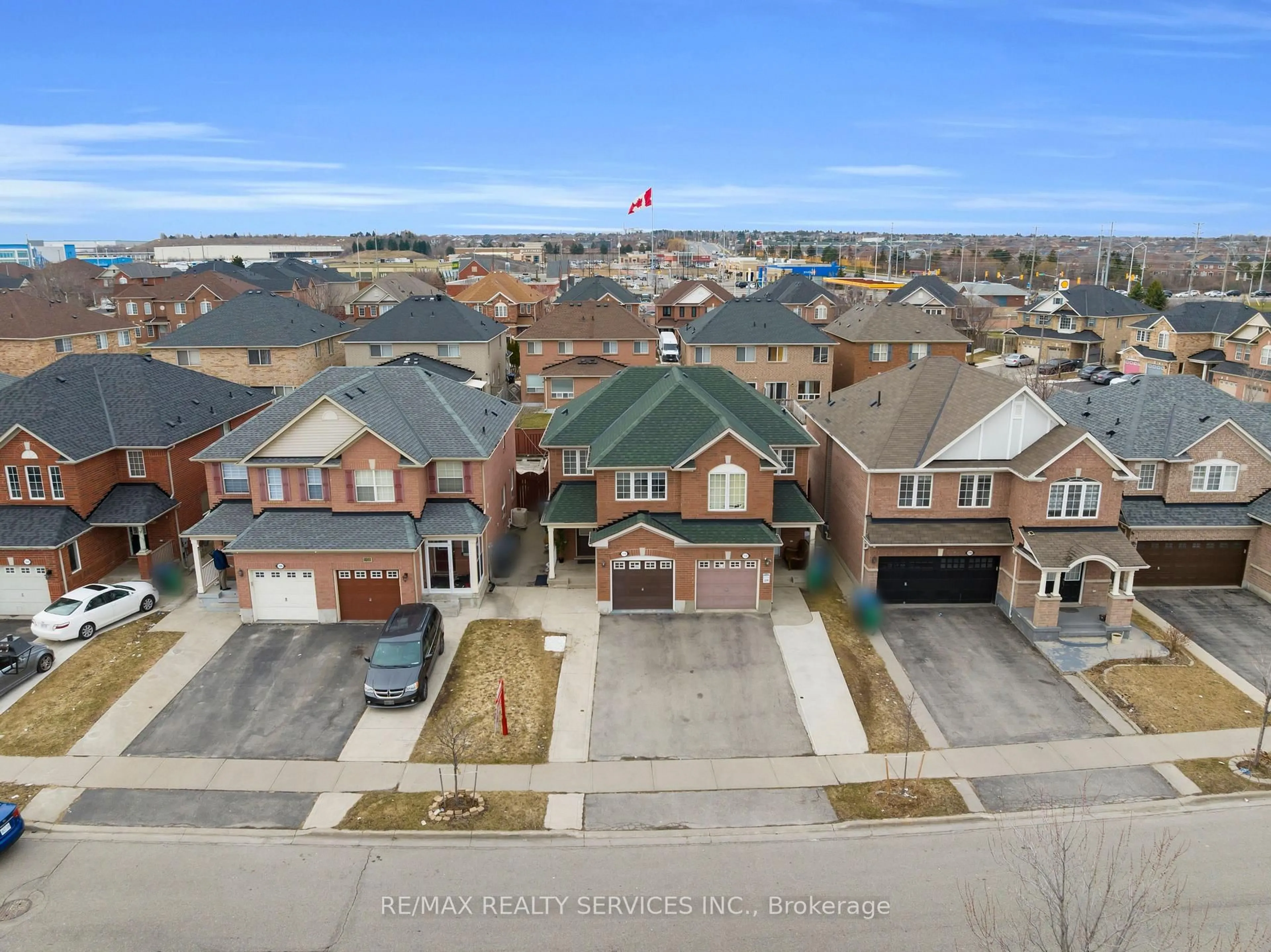 A pic from outside/outdoor area/front of a property/back of a property/a pic from drone, street for 110 Dwyer Dr, Brampton Ontario L6S 0B4