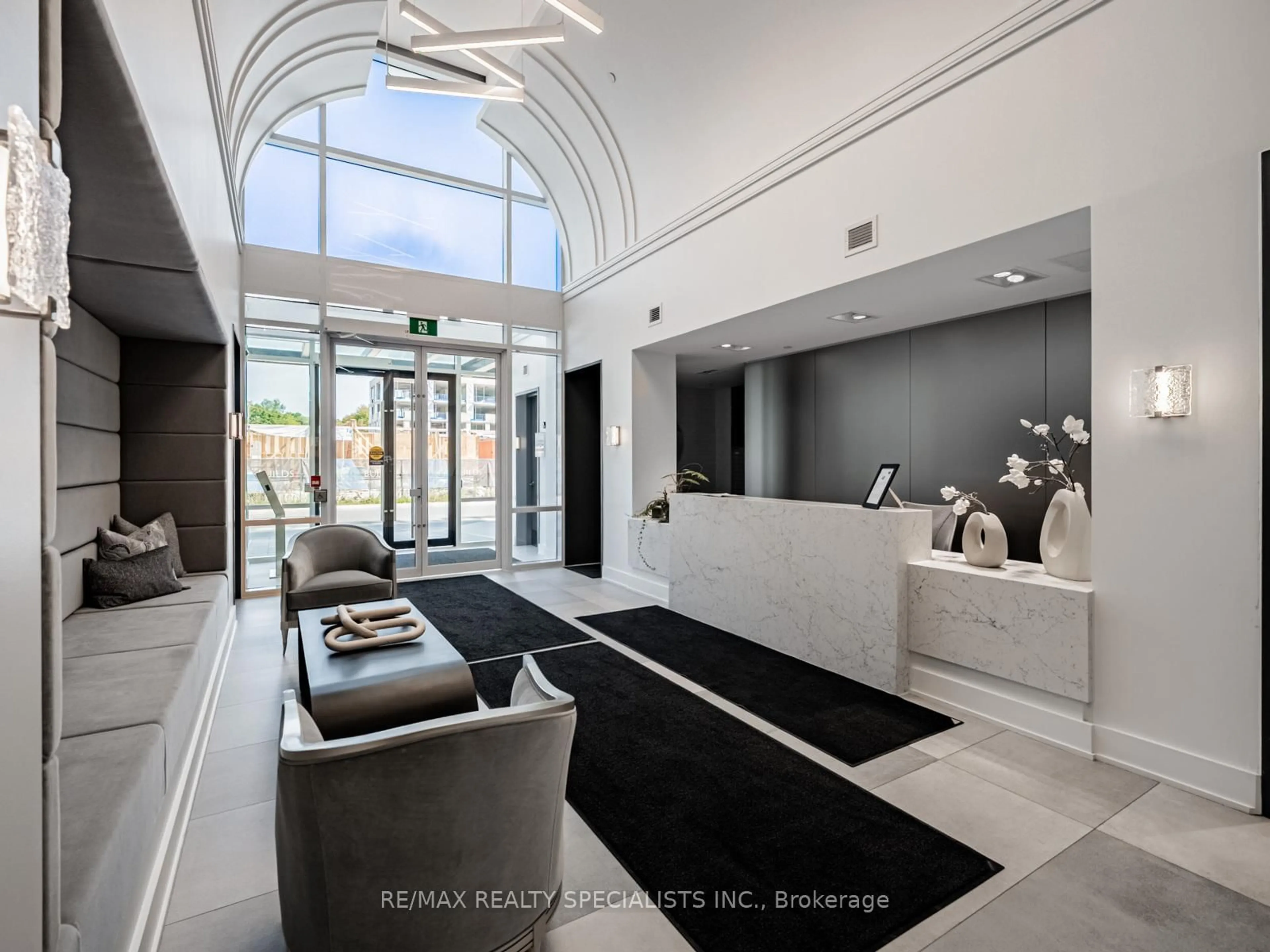 Unknown for 42 MILL St #208, Halton Hills Ontario L7E 0P9