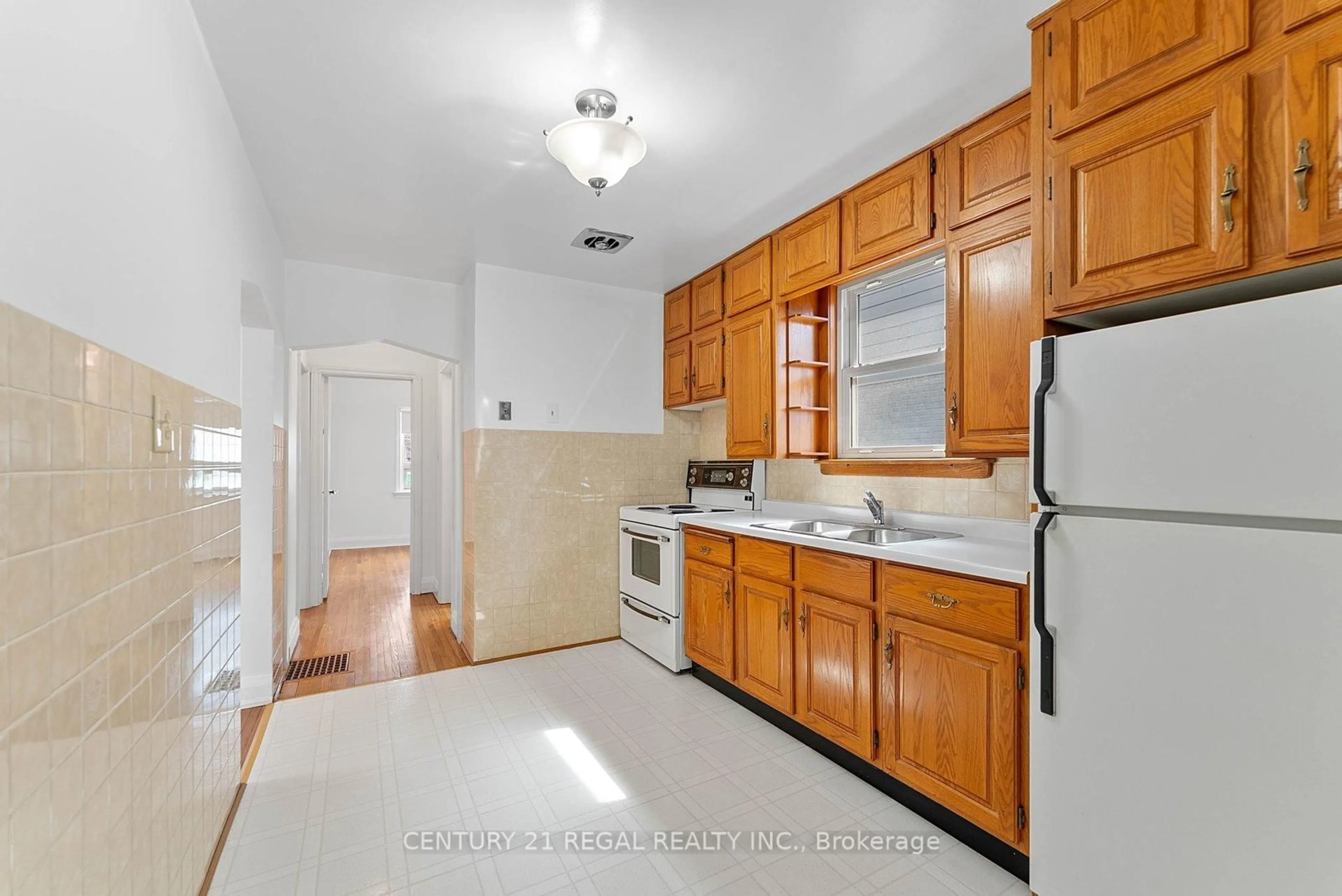 Standard kitchen, ceramic/tile floor for 191 Alderbrae Ave, Toronto Ontario M8W 4K4