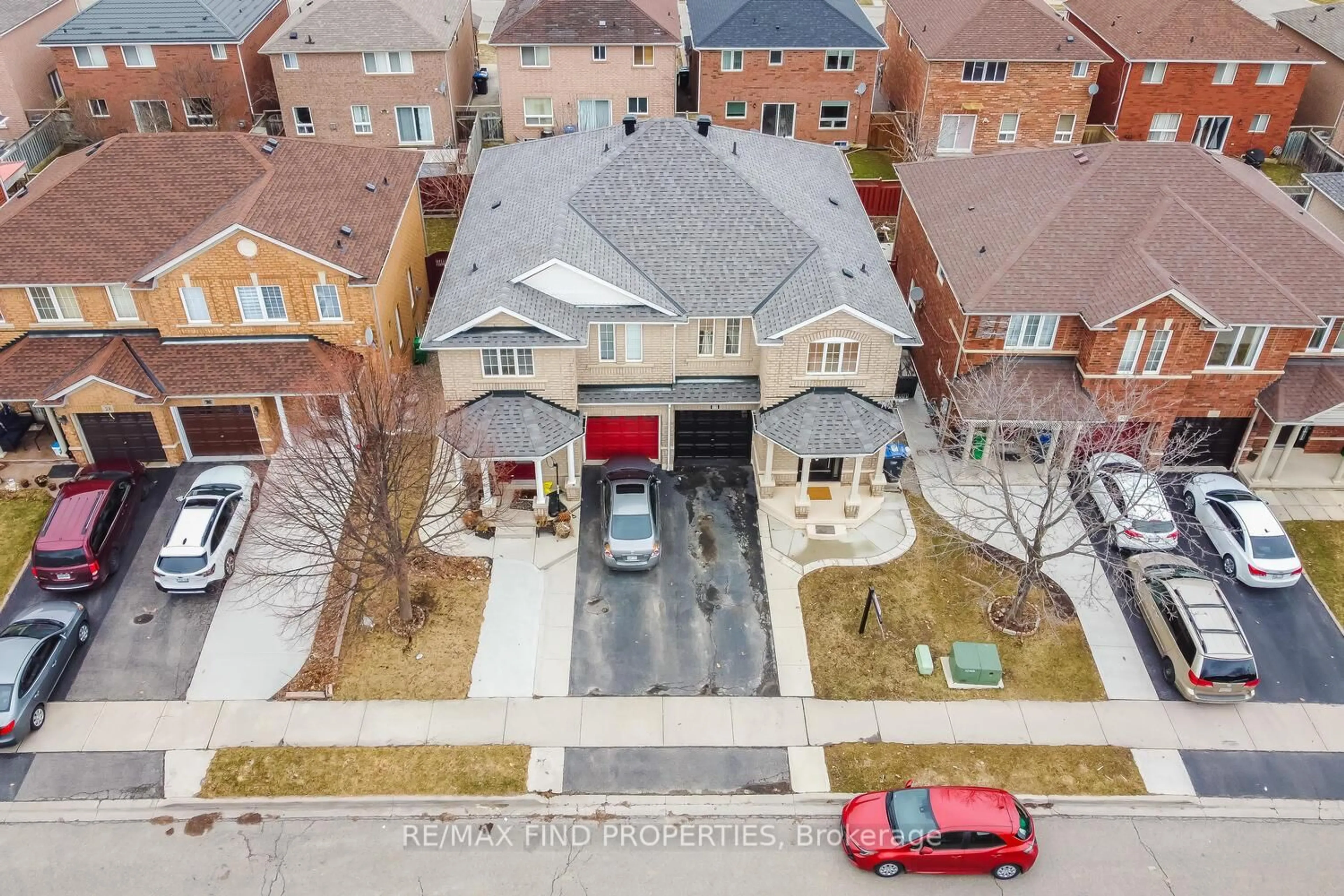 A pic from outside/outdoor area/front of a property/back of a property/a pic from drone, street for 22 Ashmere Rd, Brampton Ontario L7A 1W9