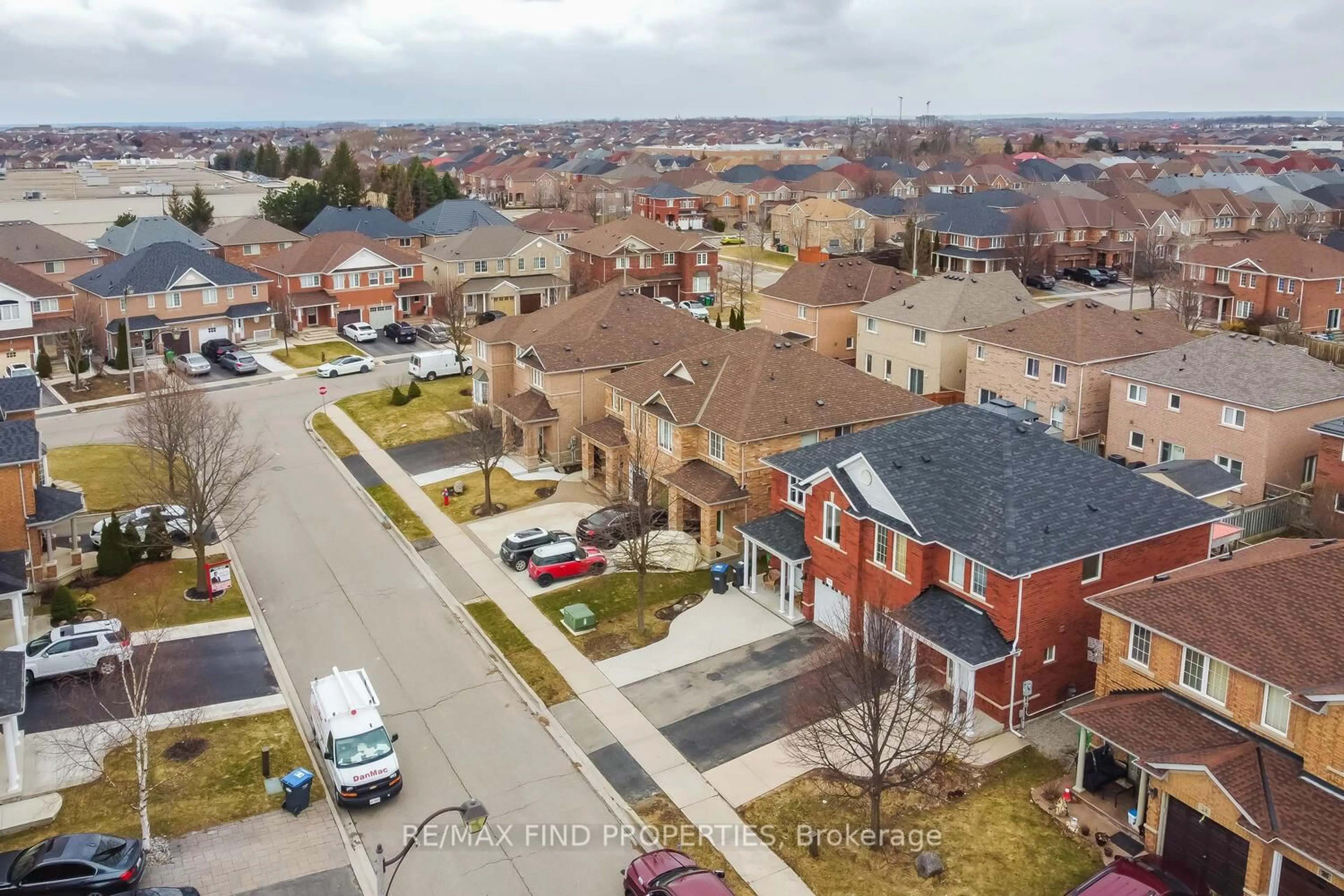A pic from outside/outdoor area/front of a property/back of a property/a pic from drone, street for 22 Ashmere Rd, Brampton Ontario L7A 1W9