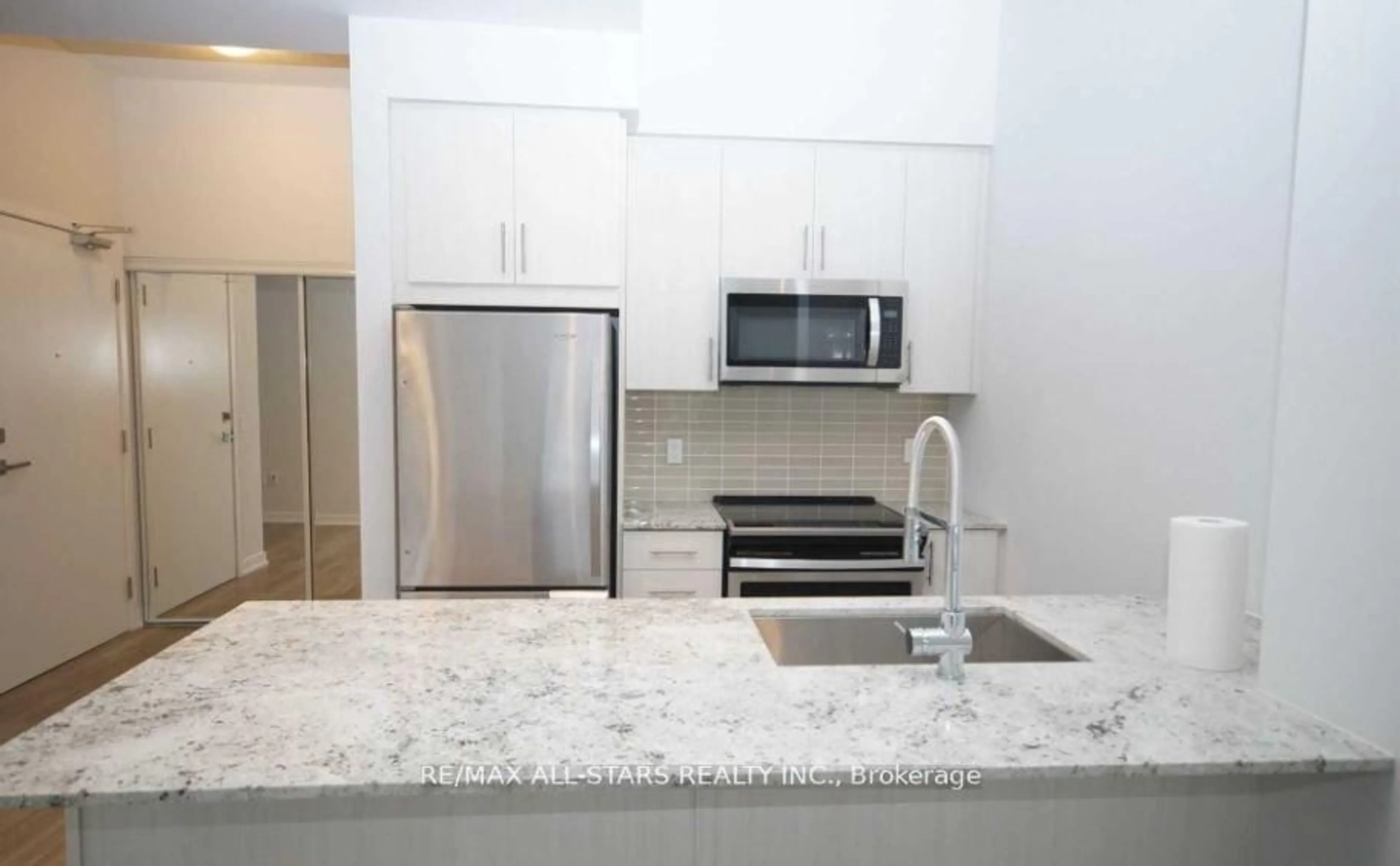 Standard kitchen, ceramic/tile floor for 4085 Parkside Village Dr ##301, Mississauga Ontario L5B 0K9