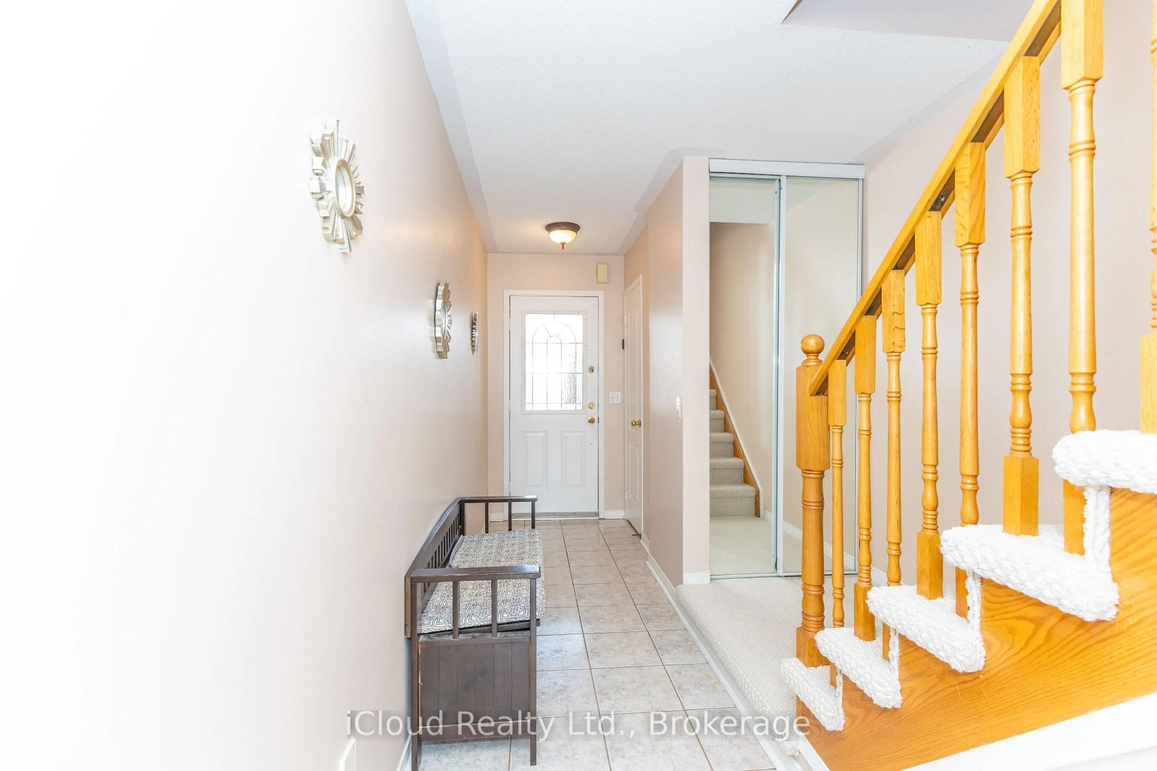 Unknown for 3842 Ridgepoint Way, Mississauga Ontario L5N 7T9