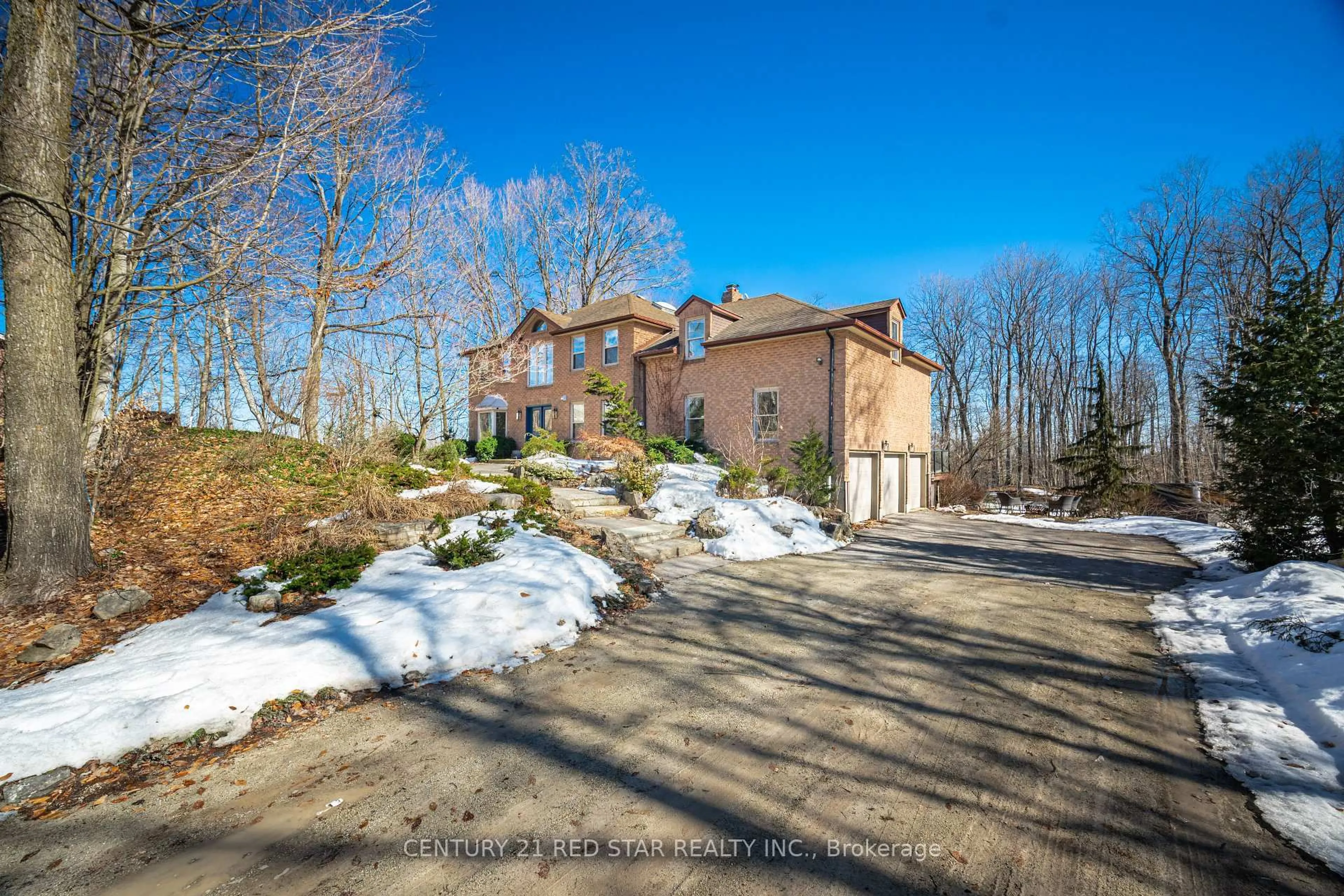 A pic from outside/outdoor area/front of a property/back of a property/a pic from drone, street for 877 The Grange Sdrd, Caledon Ontario L7C 0E4