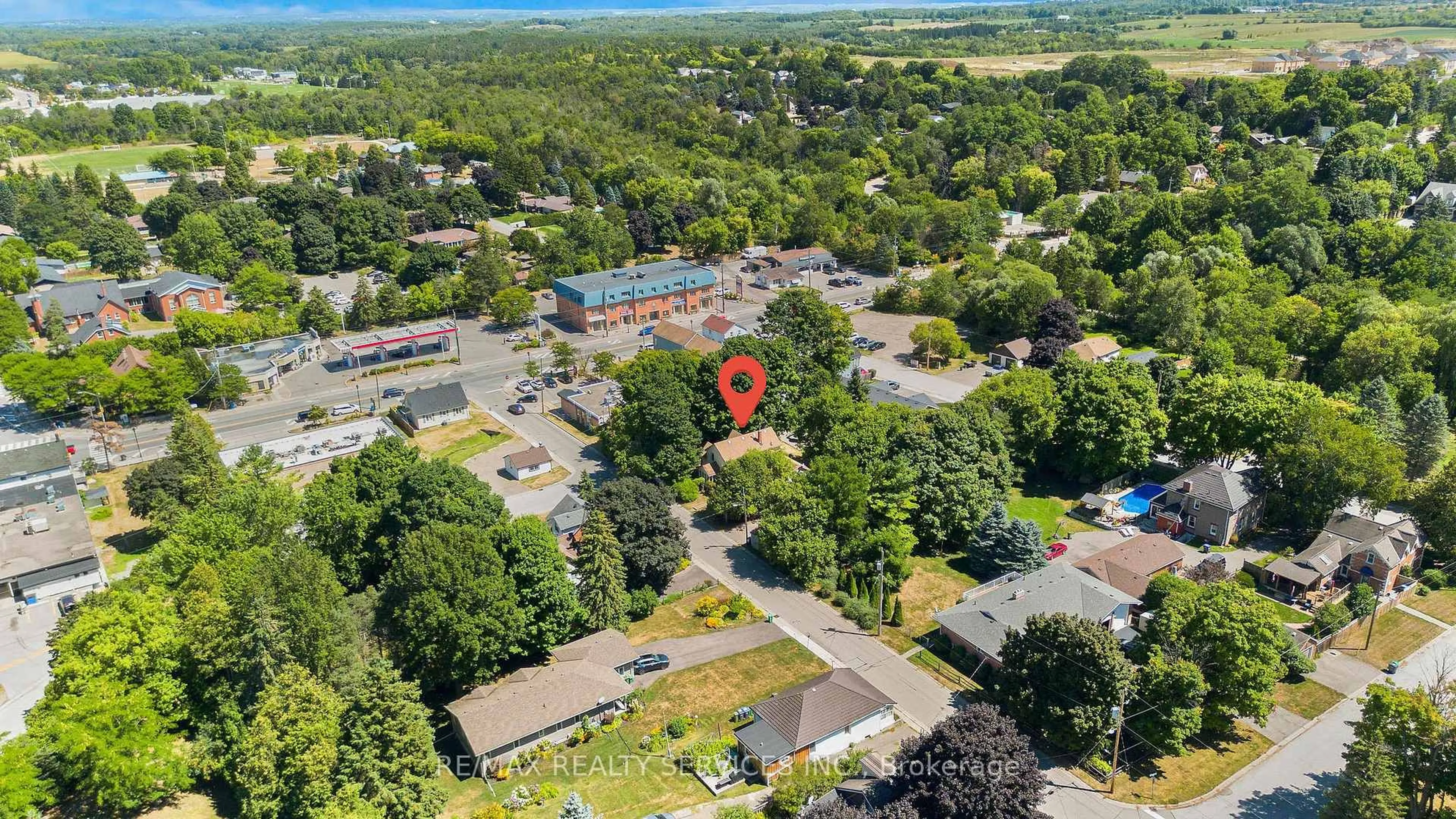 A pic from outside/outdoor area/front of a property/back of a property/a pic from drone, unknown for 2 Parsons Ave, Caledon Ontario L7C 1G1