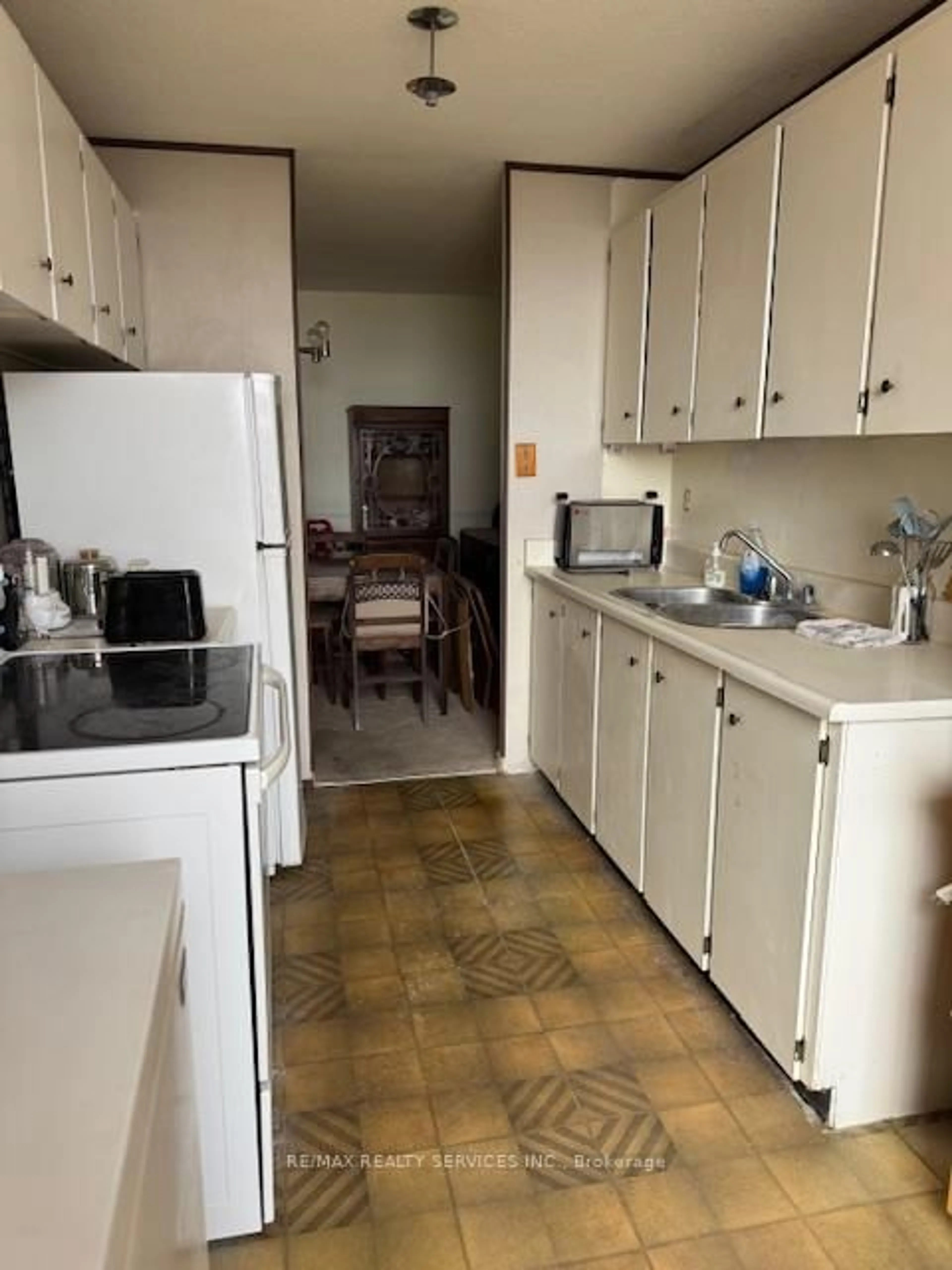 Standard kitchen, unknown for 21 Knightsbridge Rd #805, Brampton Ontario L6T 3Y1