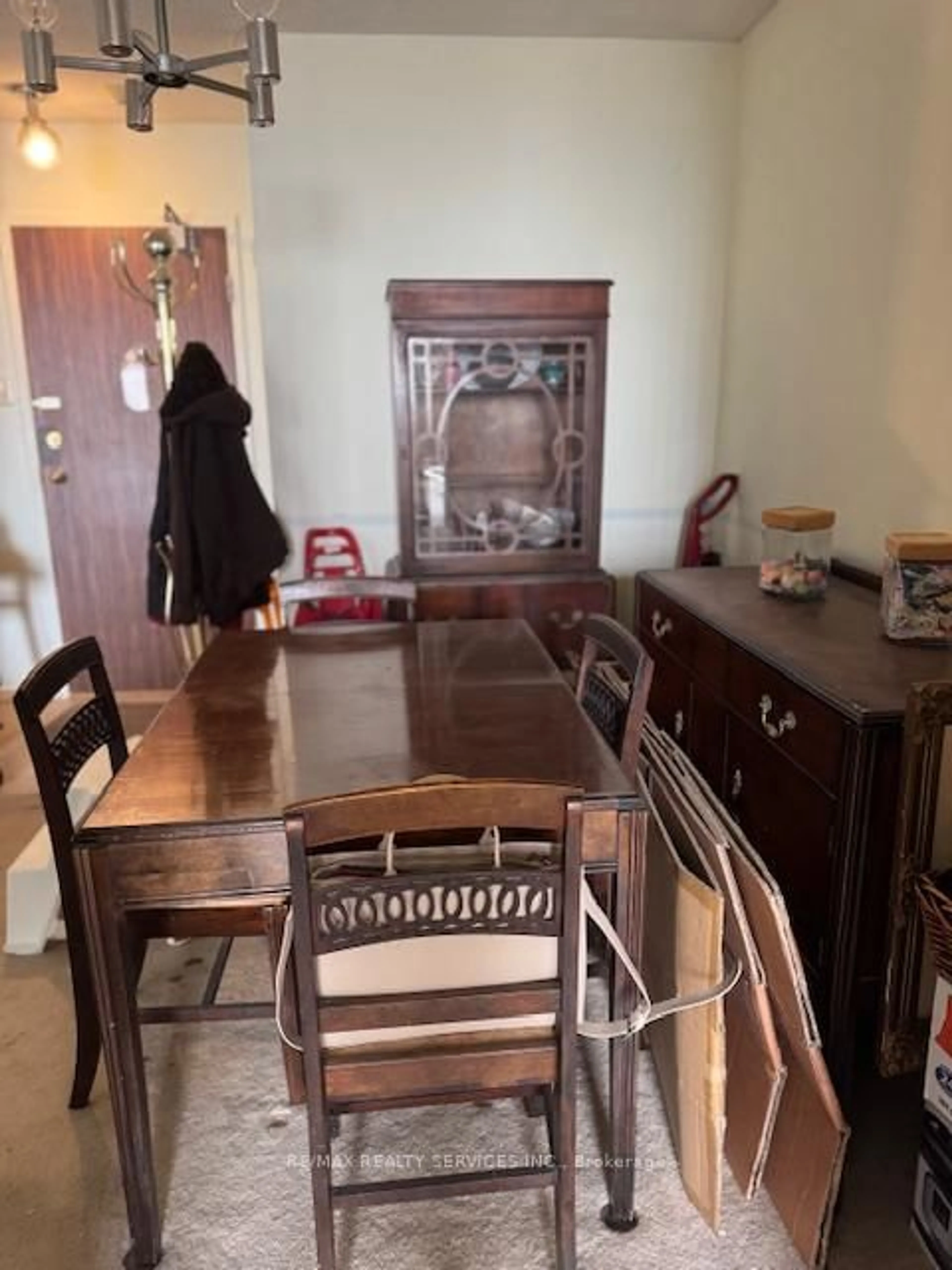 Dining room, floor is not visible for 21 Knightsbridge Rd #805, Brampton Ontario L6T 3Y1