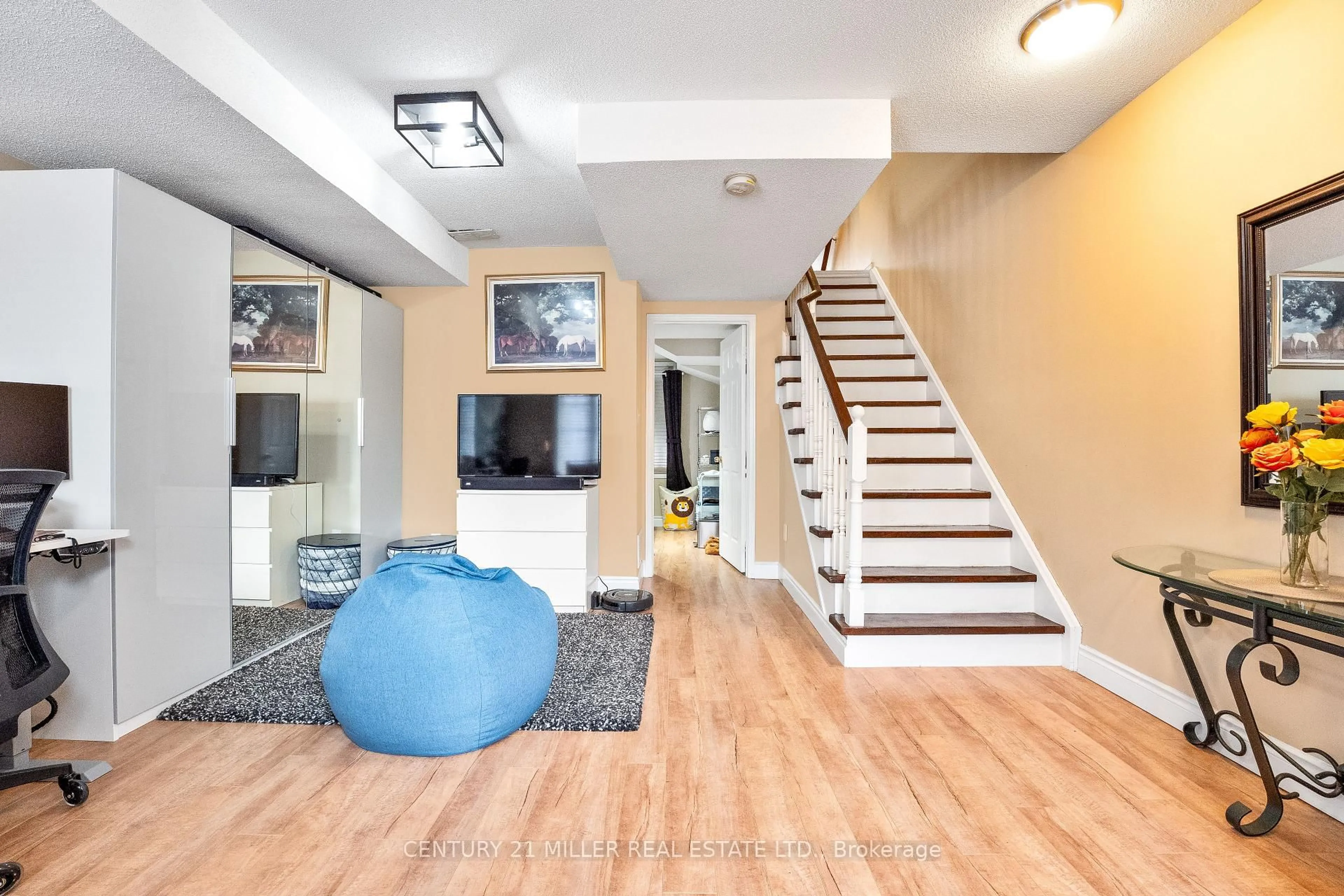 Indoor entryway for 59 Jim Baird Mews, Toronto Ontario M3L 0C3