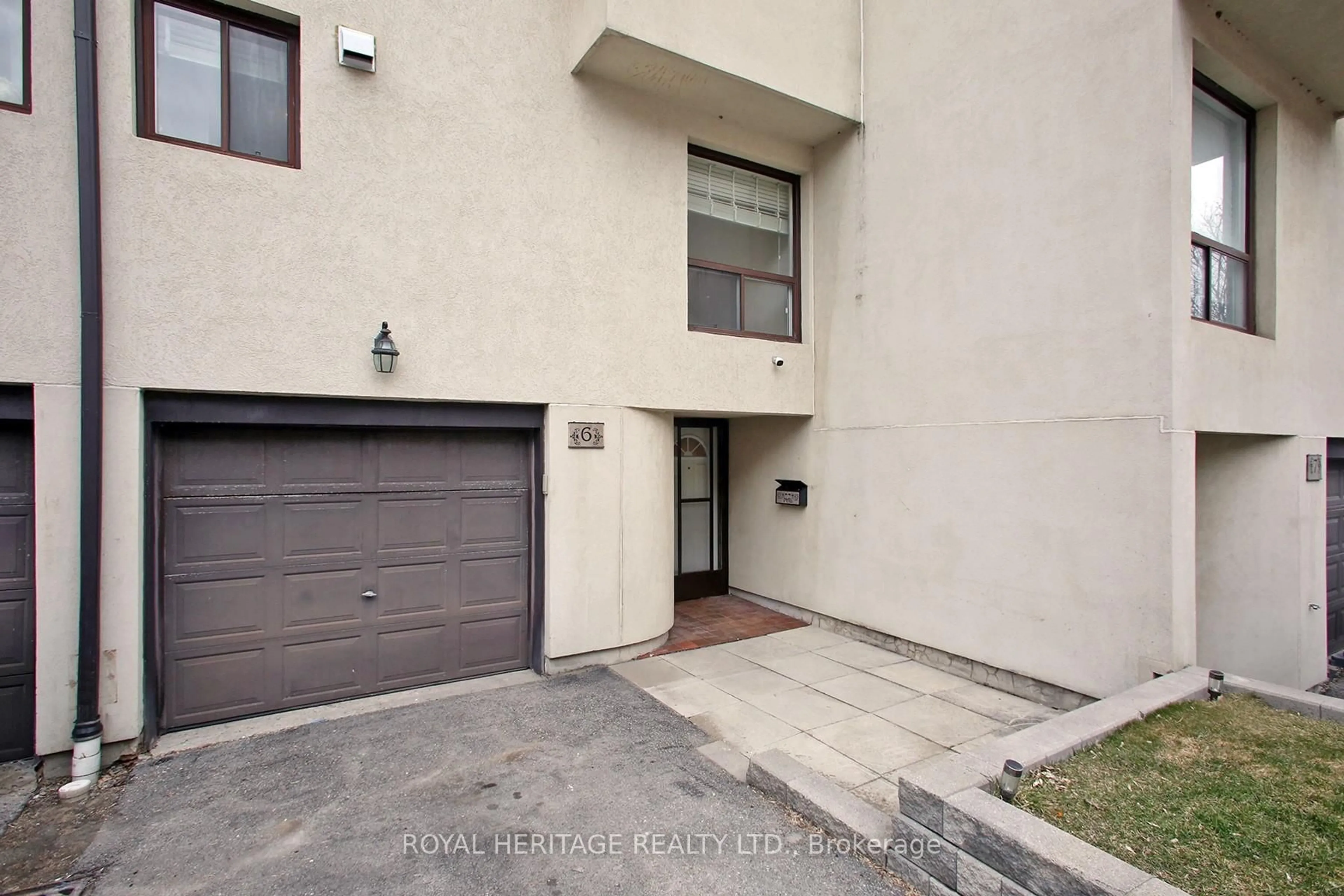 Unknown for 24 Reid Dr #6, Mississauga Ontario L5M 2A6
