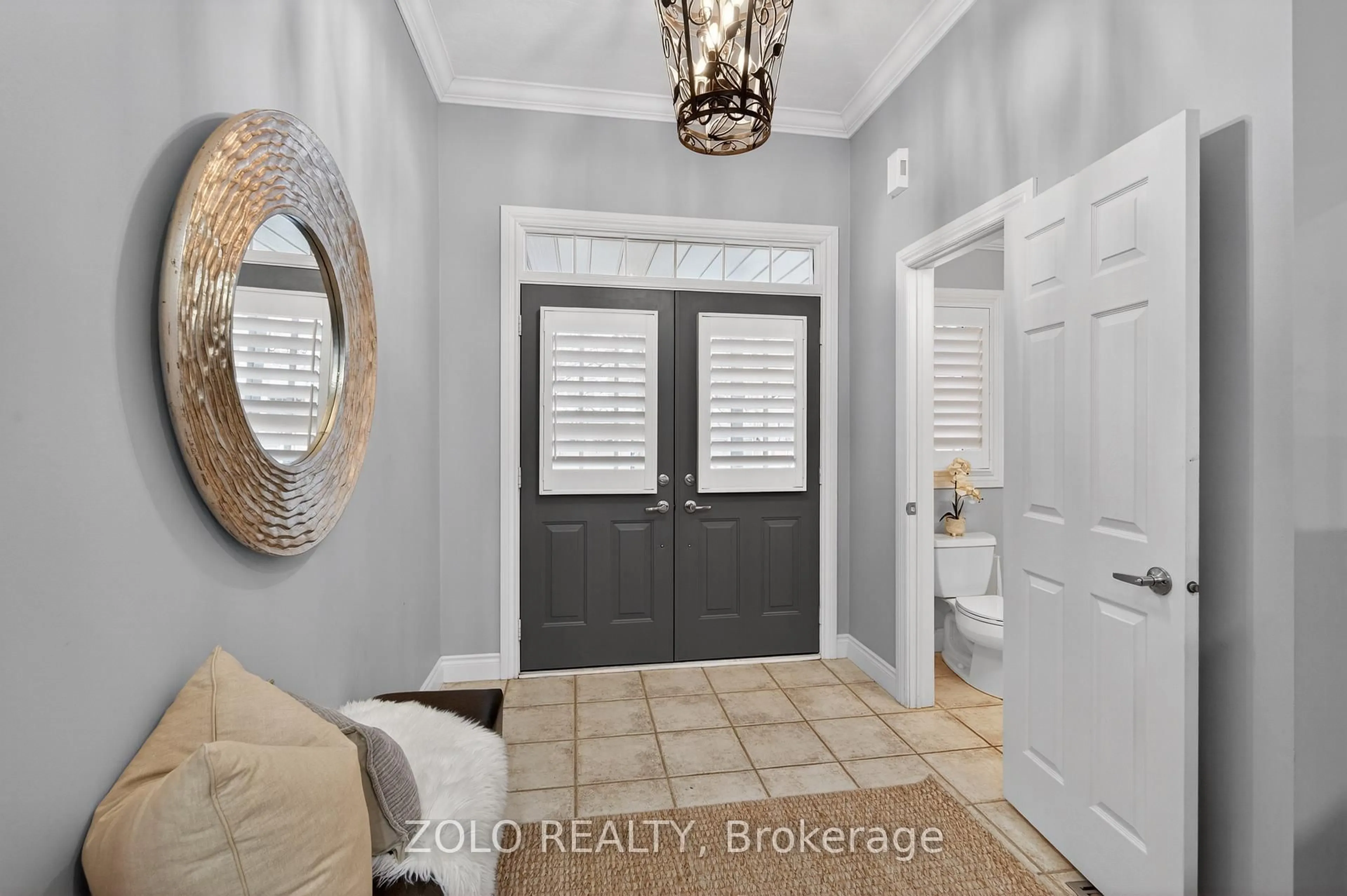 Indoor entryway for 1191 Turner Dr, Milton Ontario L9T 5R7