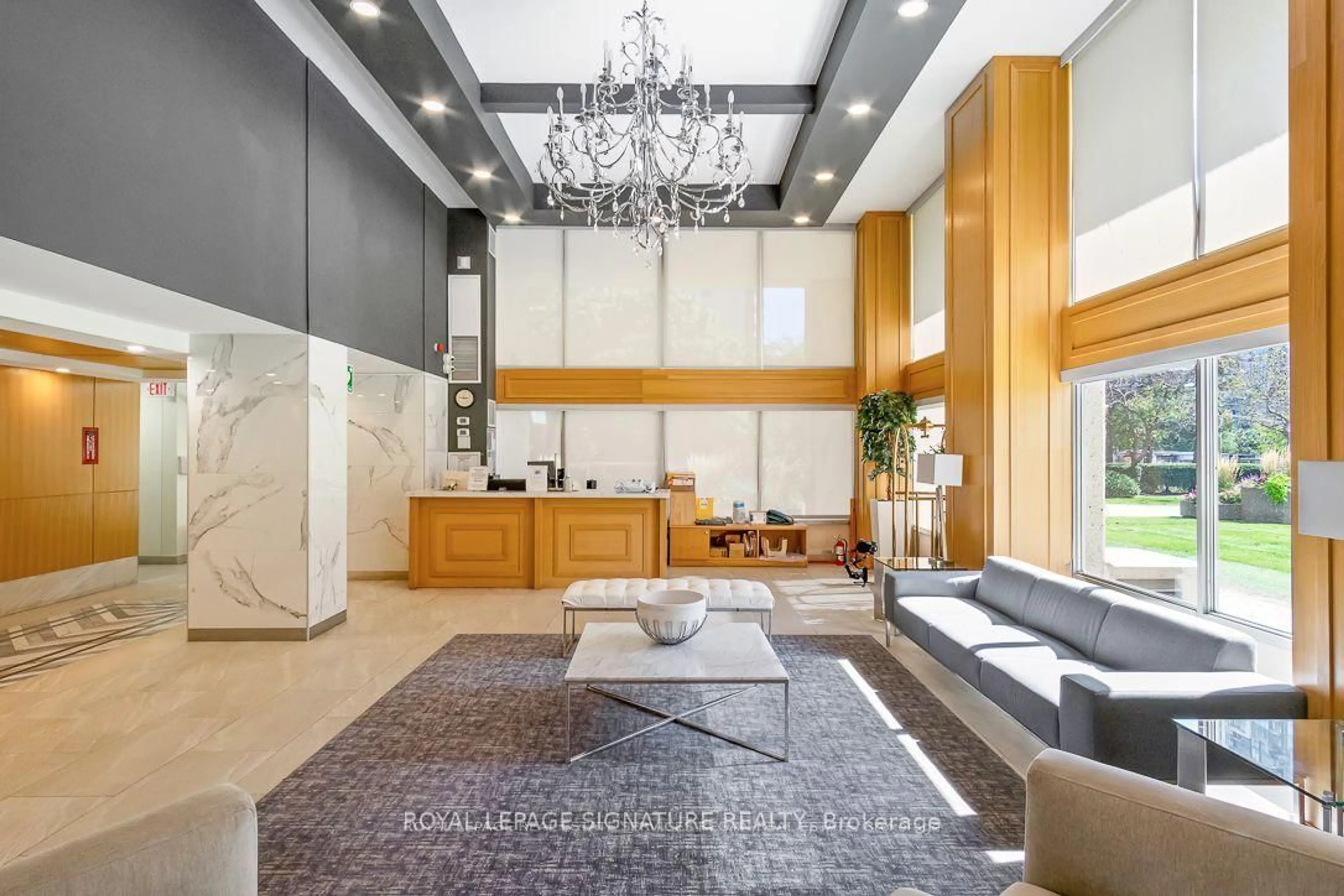 Lobby for 3590 Kaneff Cres #1407, Mississauga Ontario L5A 3X3