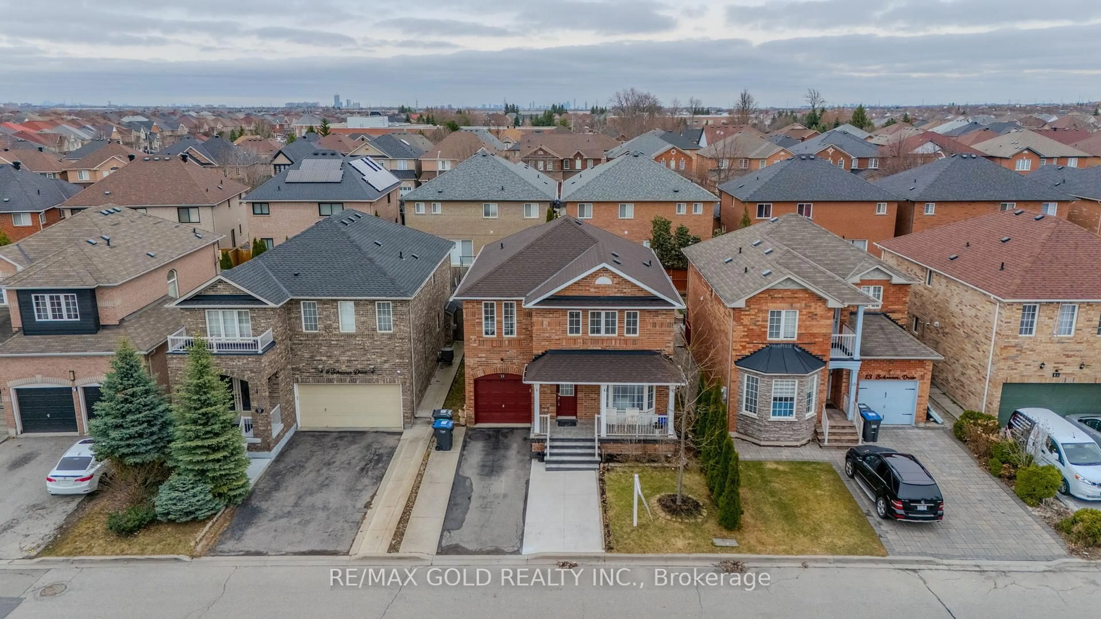 A pic from outside/outdoor area/front of a property/back of a property/a pic from drone, street for 11 Schooner Dr, Brampton Ontario L7A 2Y9