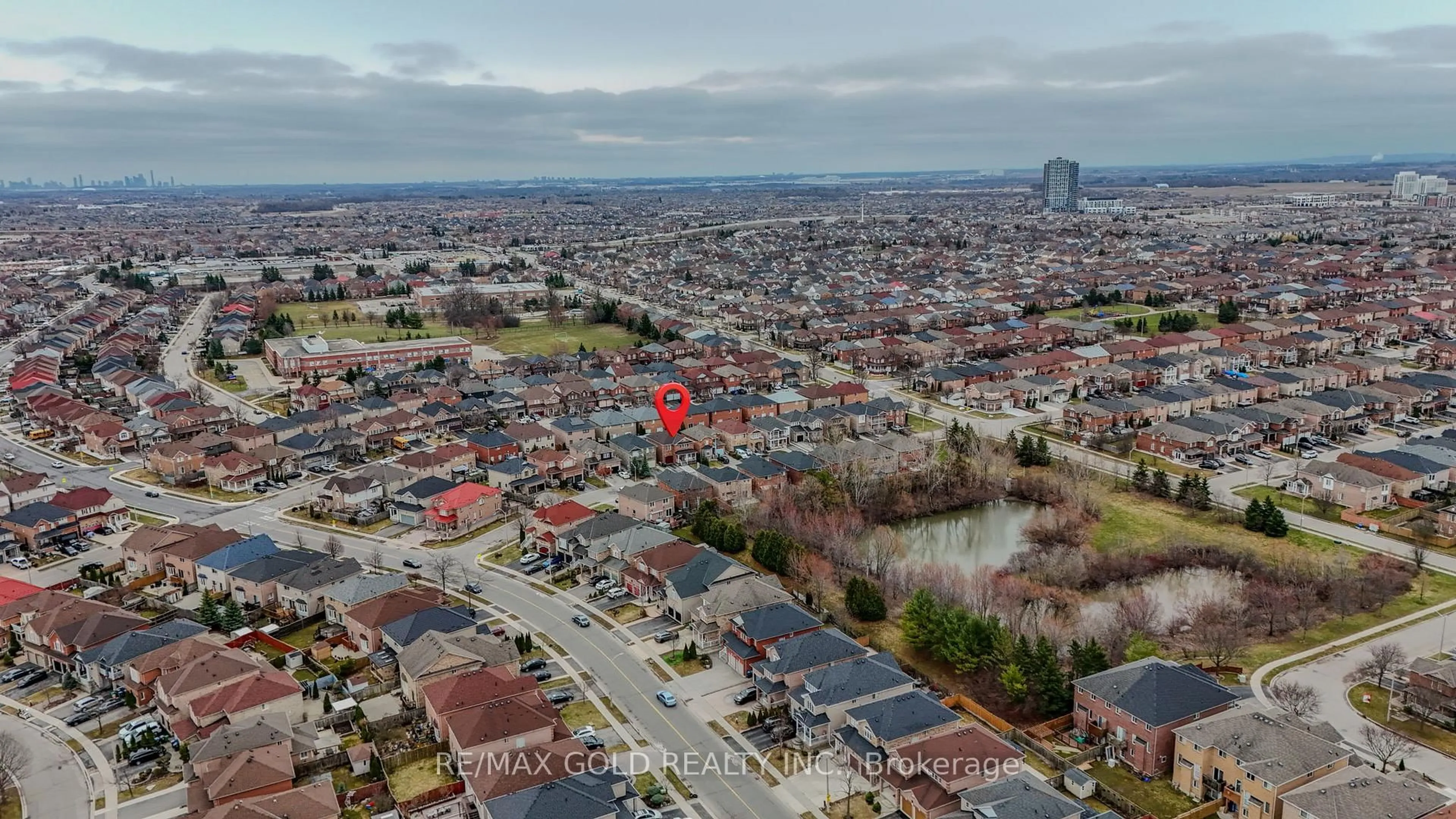 A pic from outside/outdoor area/front of a property/back of a property/a pic from drone, street for 11 Schooner Dr, Brampton Ontario L7A 2Y9