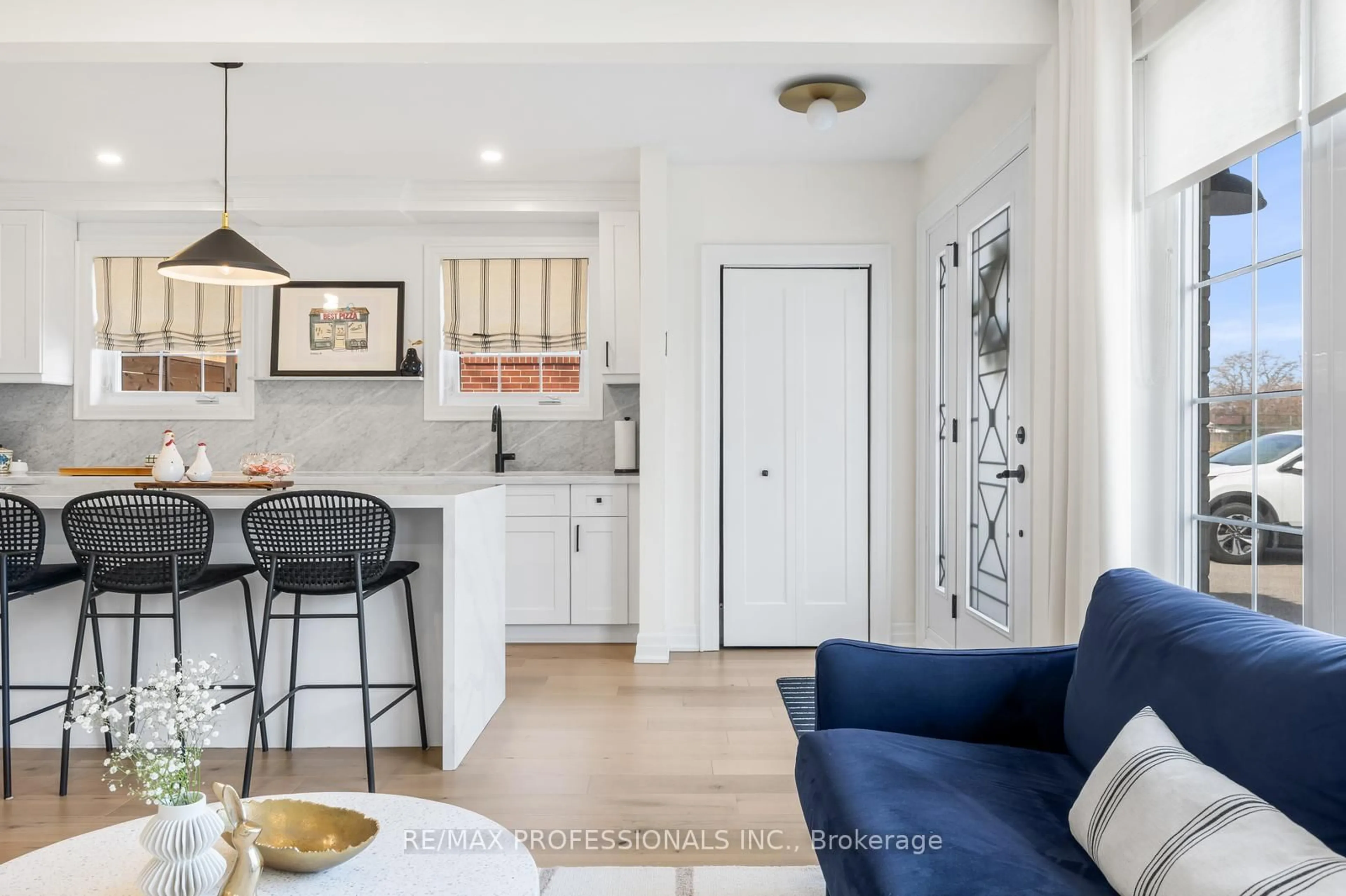 Open concept kitchen, unknown for 5 Birgitta Cres, Toronto Ontario M9C 3W1