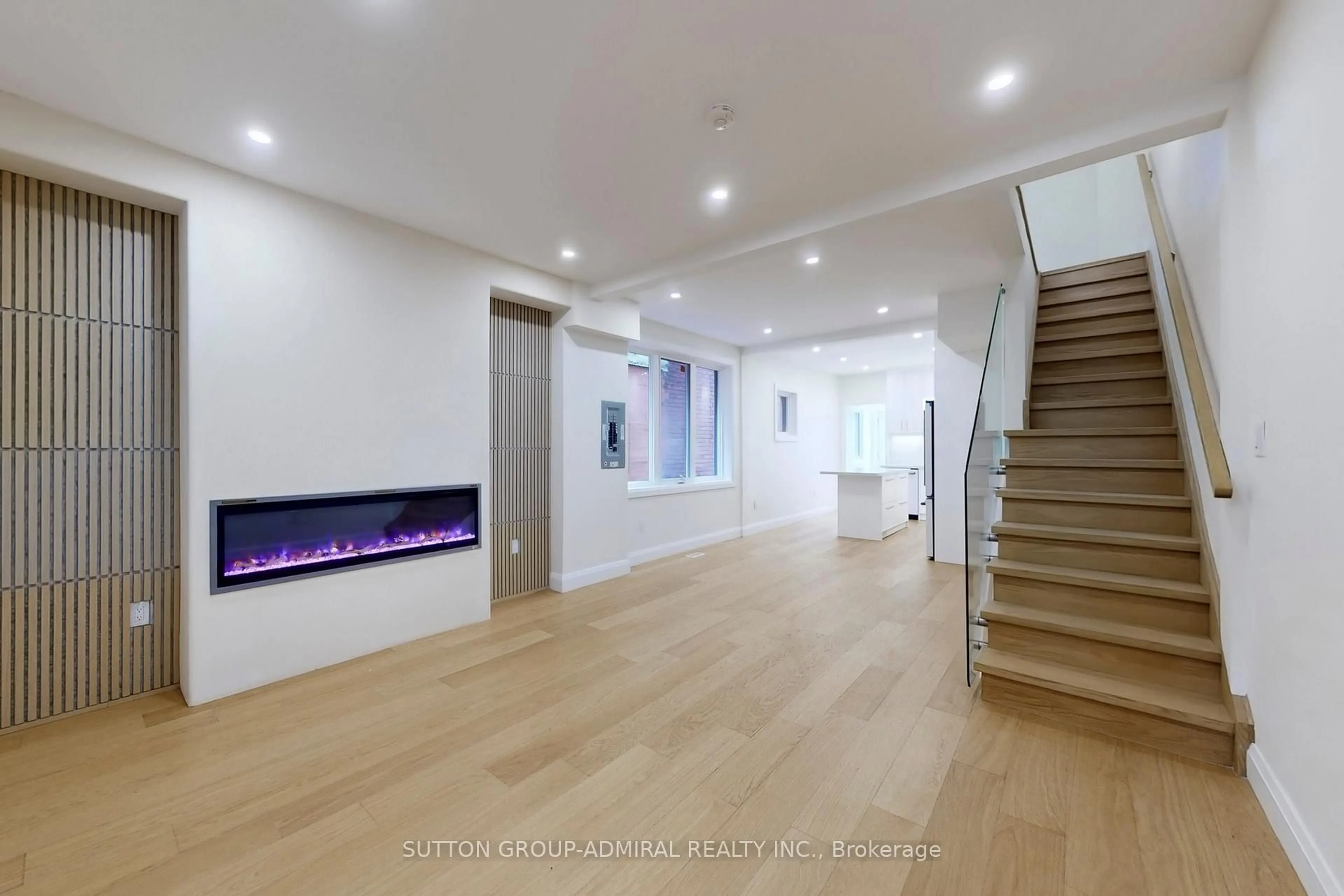 Unknown for 109 Fermanagh Ave, Toronto Ontario M6R 1M1