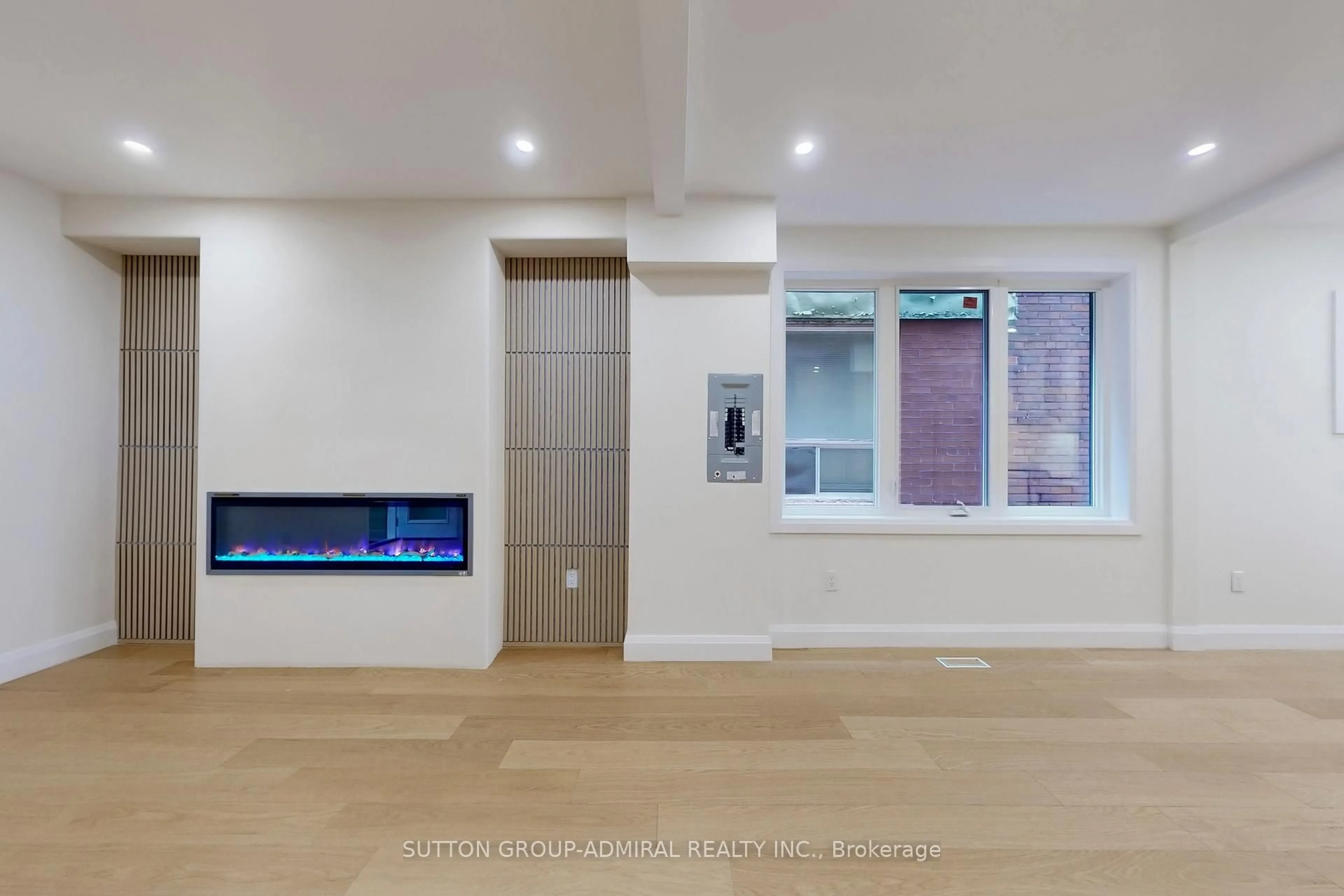 Unknown for 109 Fermanagh Ave, Toronto Ontario M6R 1M1