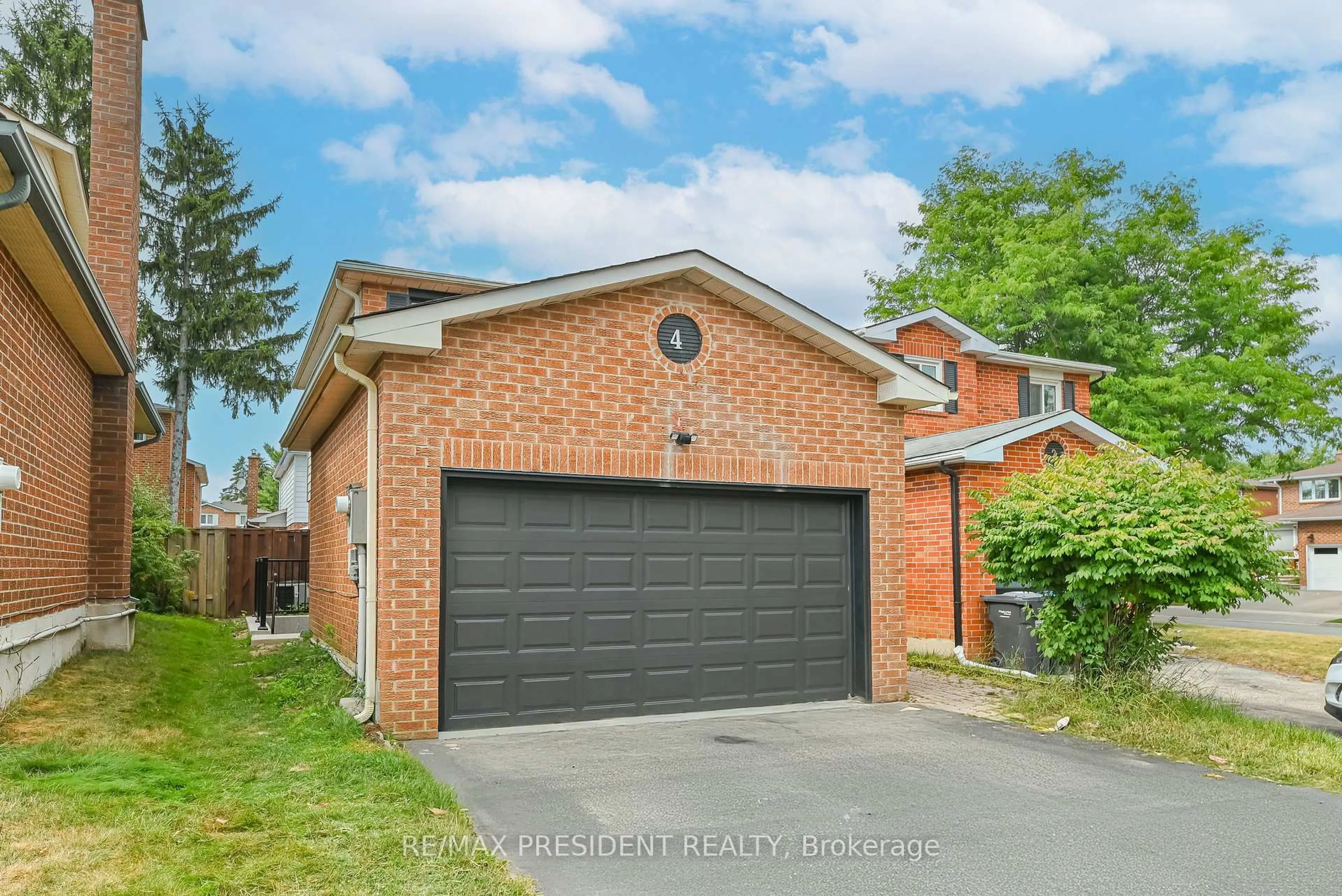 Home with brick exterior material, street for 4 Lawnview Crt, Brampton Ontario L7G 1T4