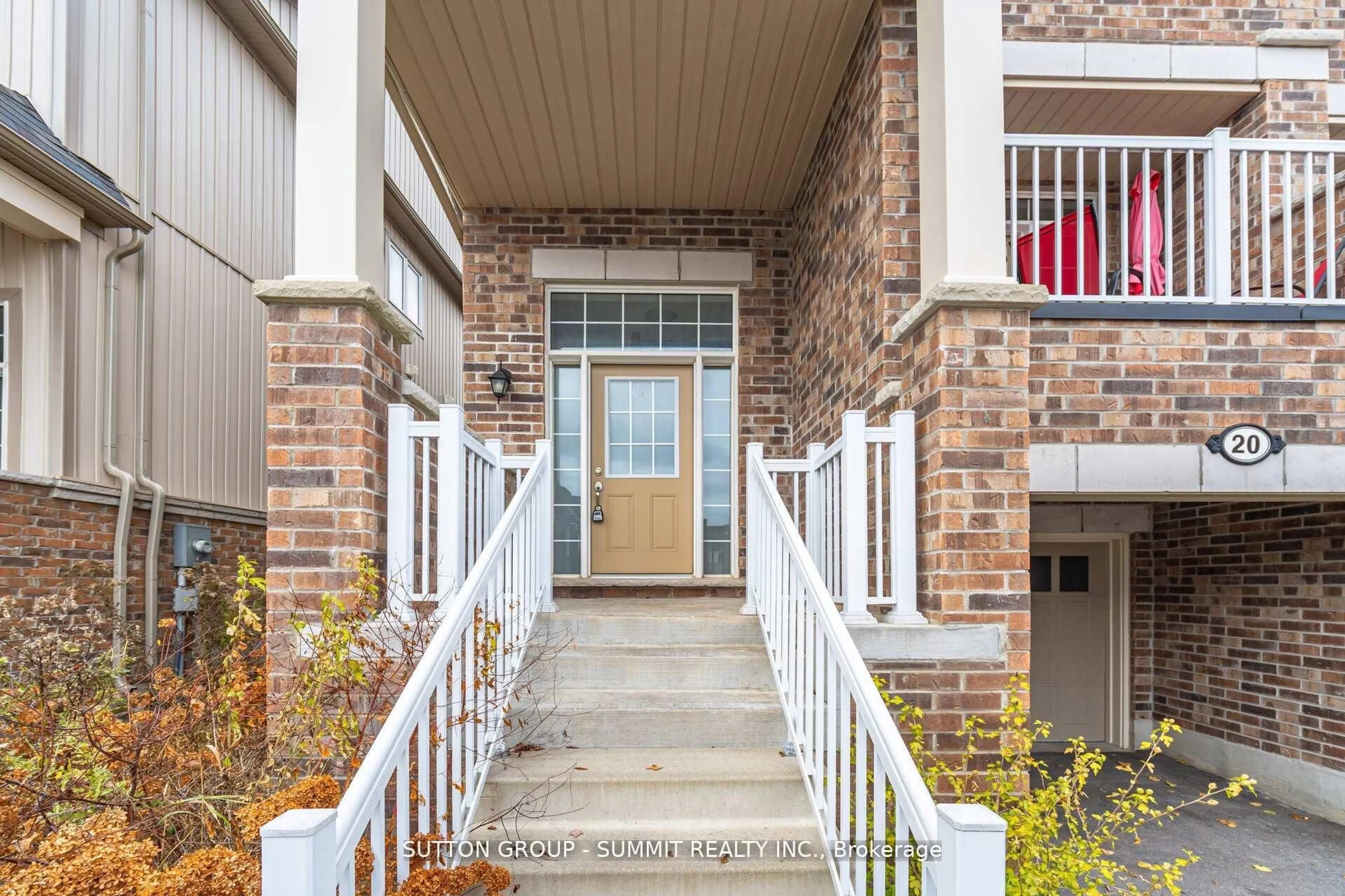 Indoor entryway for 172 Parkinson Cres #20, Orangeville Ontario L9W 6X3