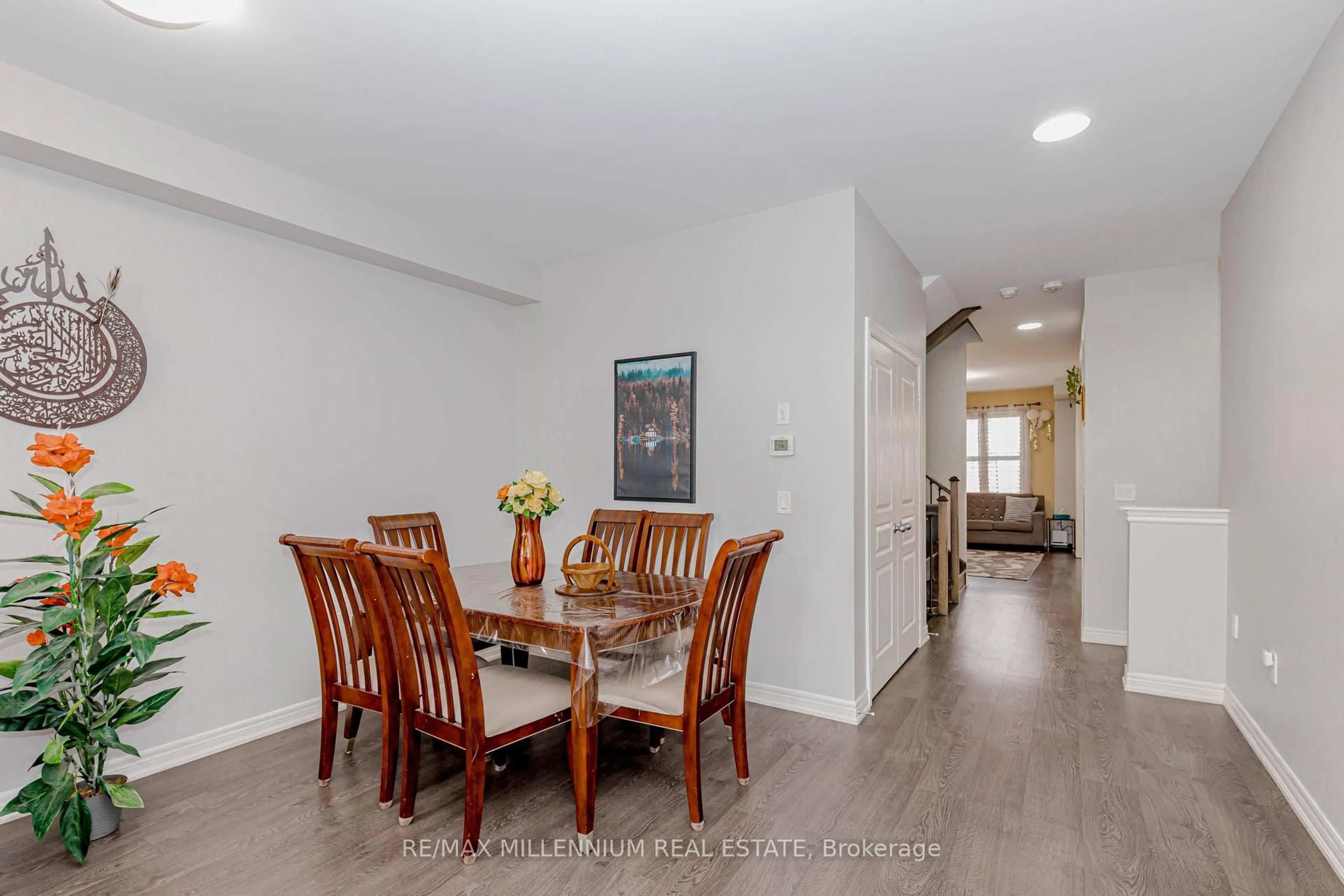 Dining room, wood/laminate floor for 1625 SORENSEN Crt, Milton Ontario L9E 1G8