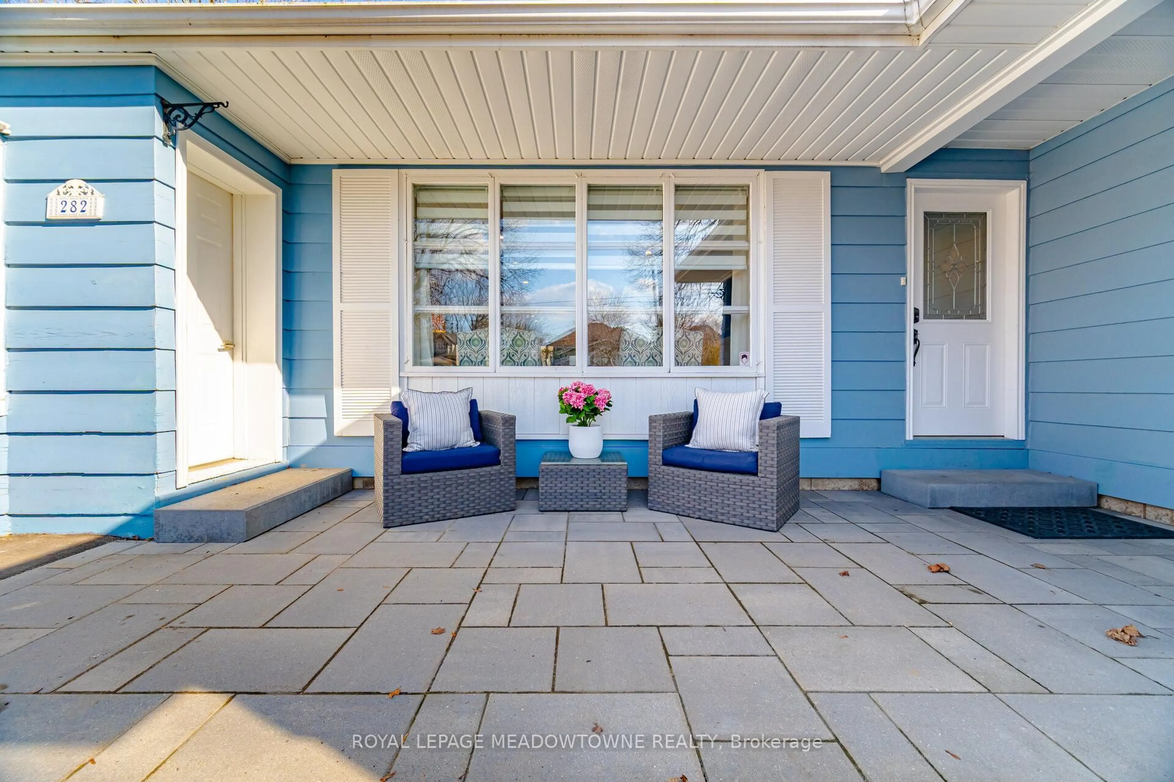 Patio, street for 282 Woodward Ave, Milton Ontario L9T 1V2