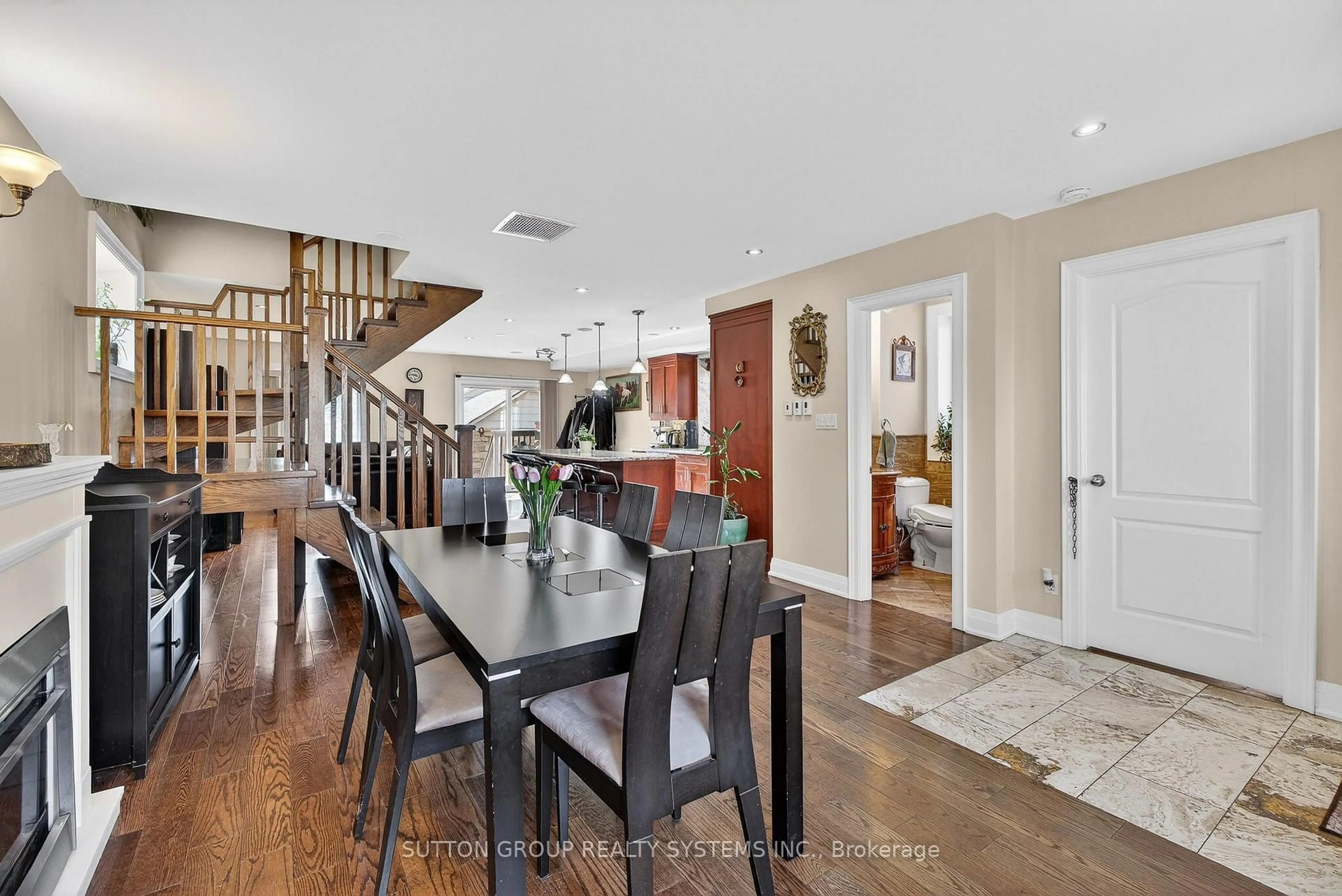 Dining room, unknown for 32 Green Lanes, Toronto Ontario M8Z 4V6