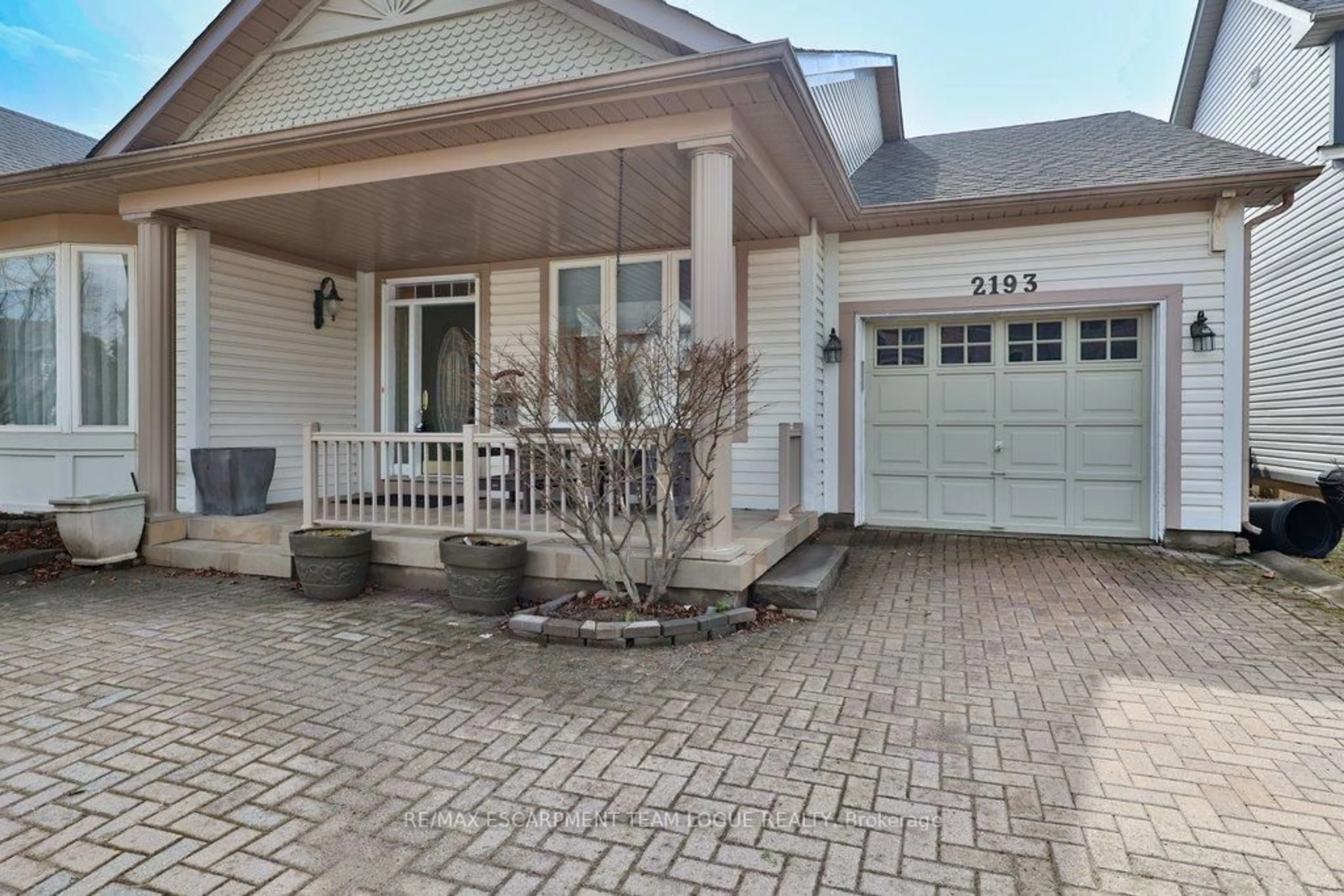 Unknown for 2193 Woodglen Cres, Burlington Ontario L7L 6G9